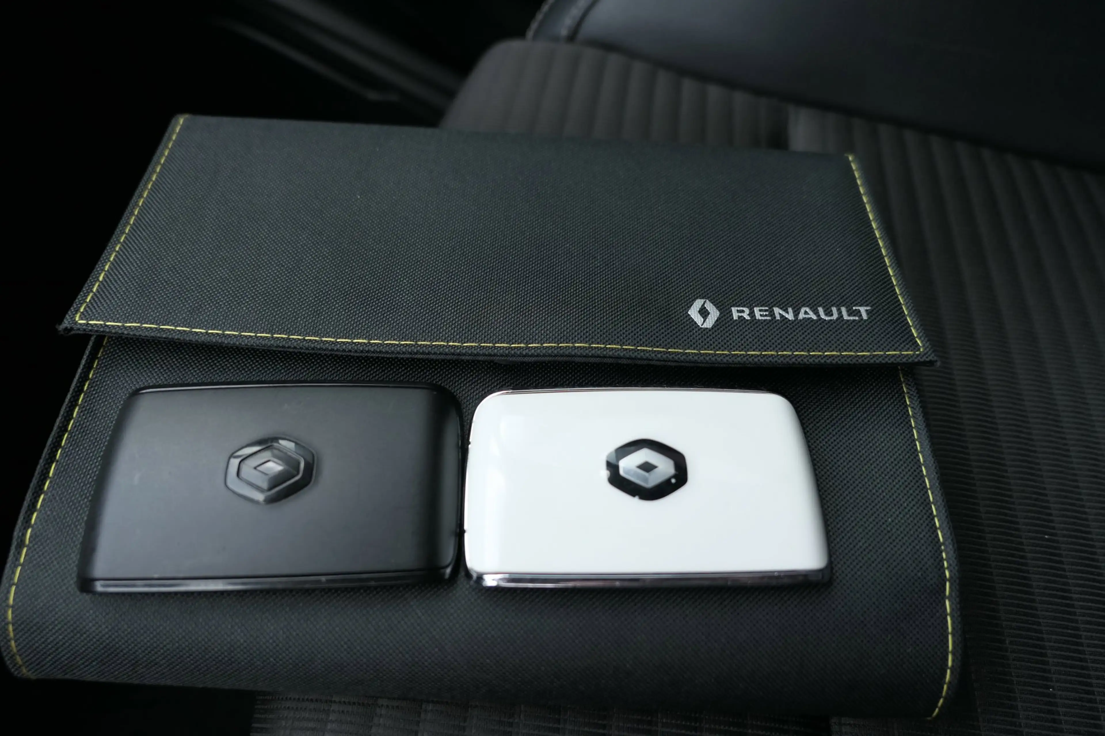 Renault Scenic 1.2 TCe Bose, Mooie auto, Trekhaak, LMV, Stoelverw — photo 13