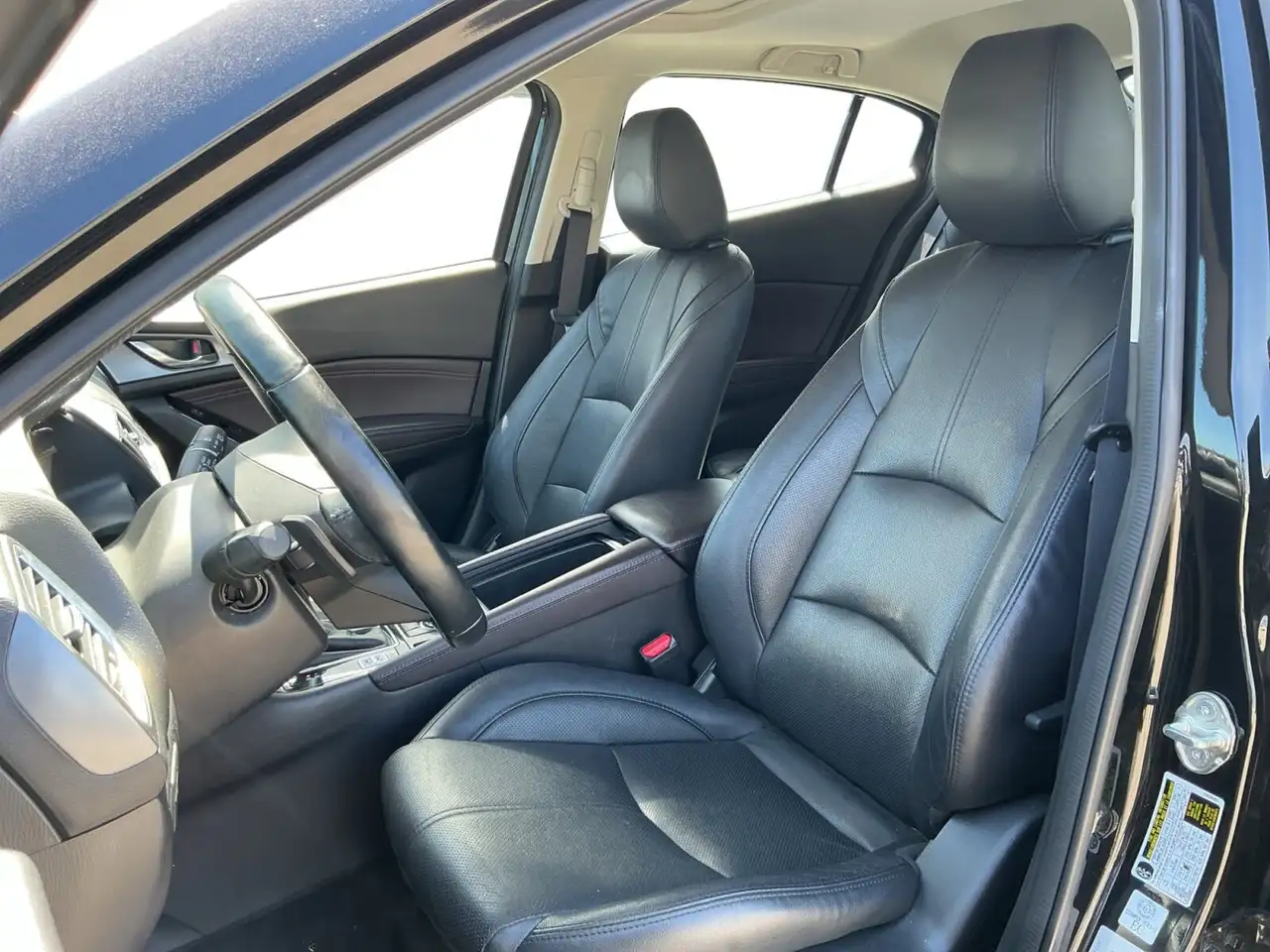 Mazda 3 снимка Mazda 3