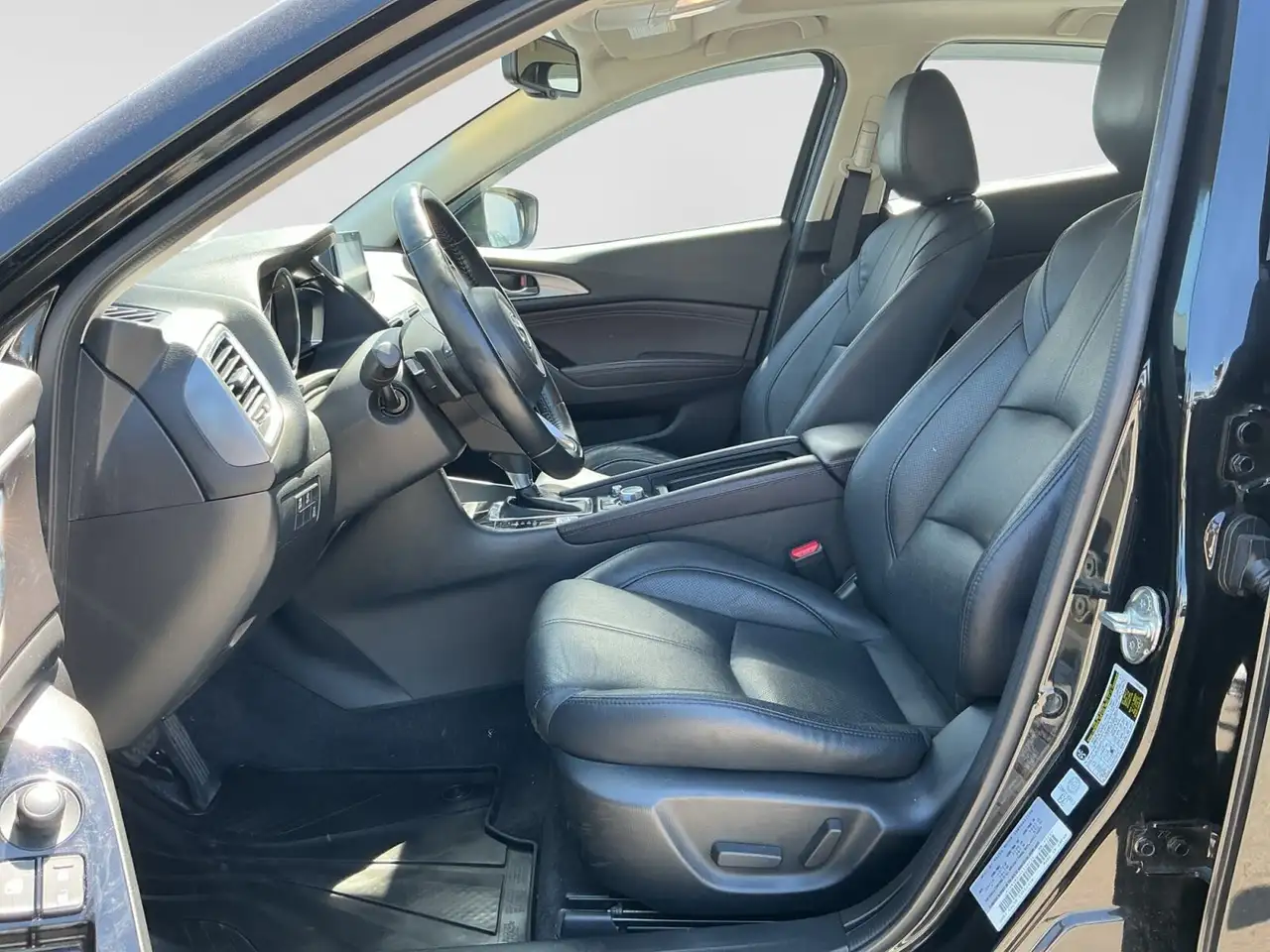 Mazda 3 снимка Mazda 3