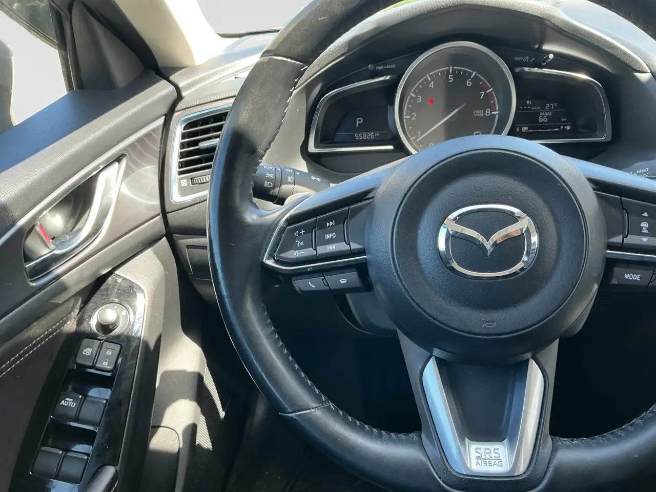 Mazda 3 снимка Mazda 3