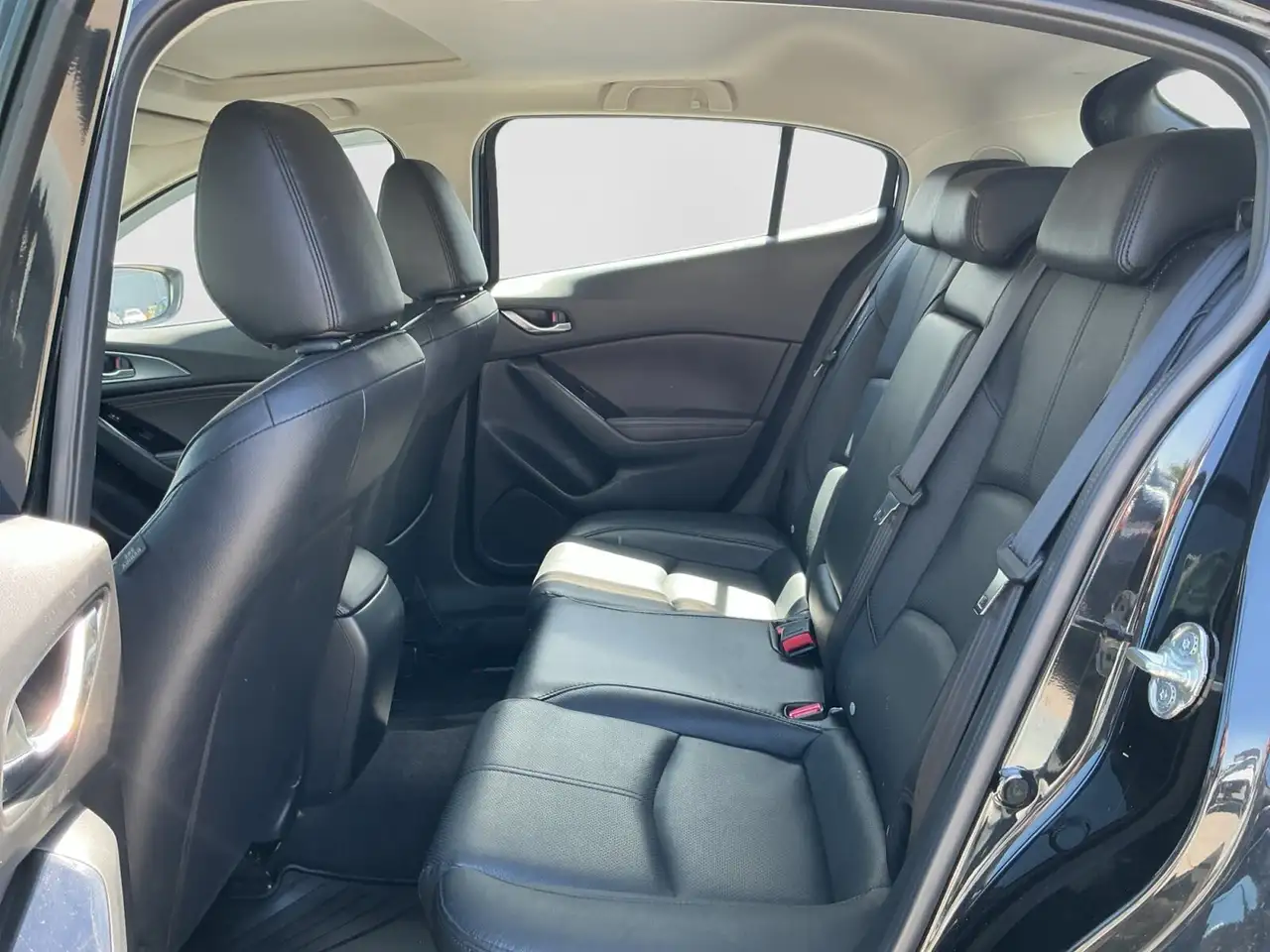 Mazda 3 снимка Mazda 3