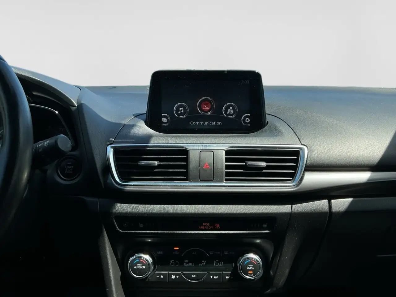 Mazda 3 снимка Mazda 3