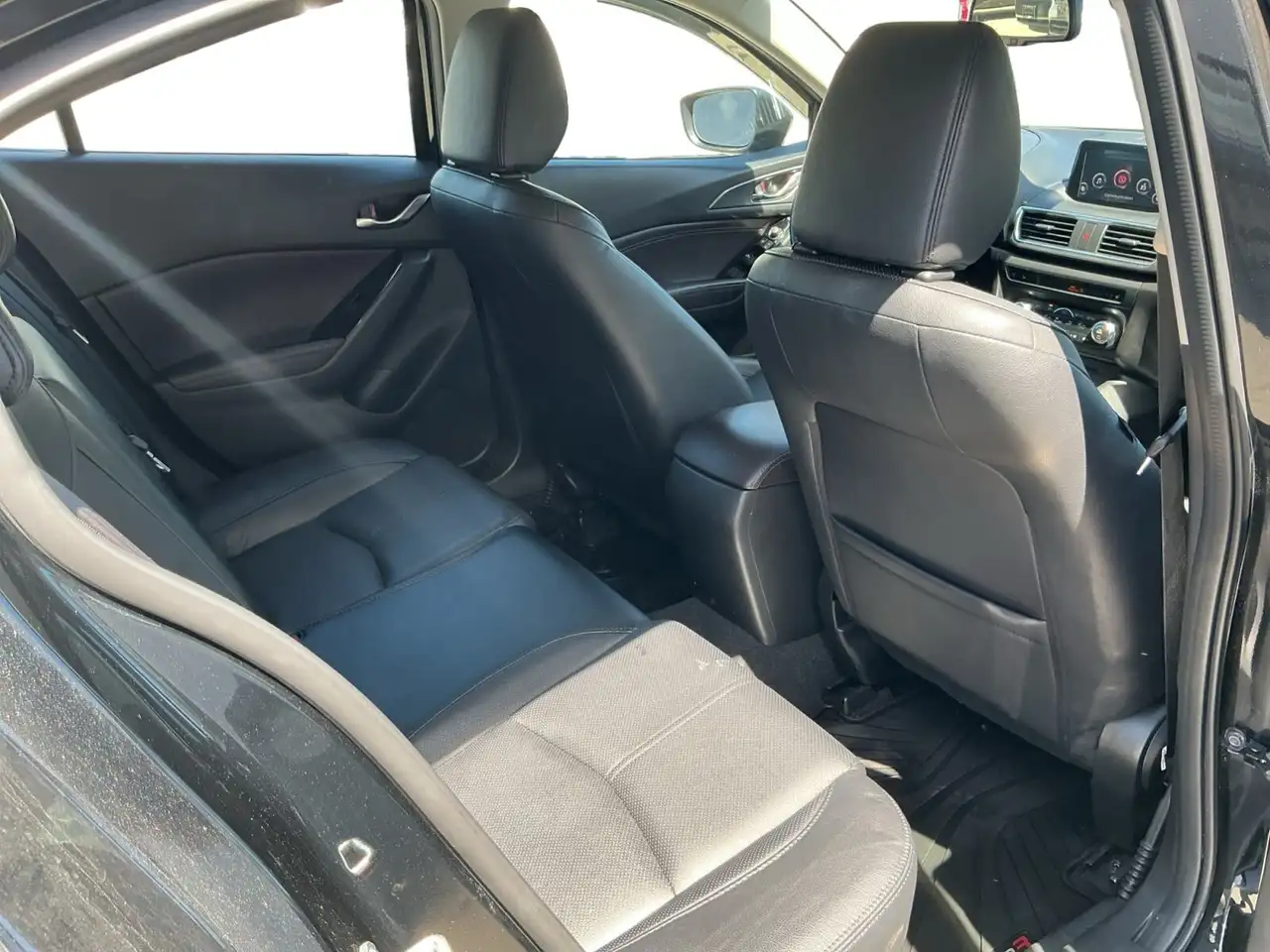 Mazda 3 снимка Mazda 3