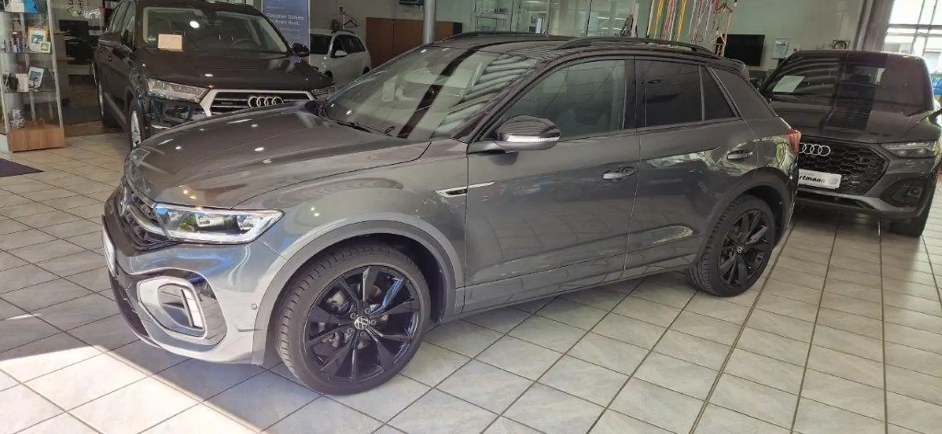 Volkswagen T-Roc R-Line 1,5TSI DSG Black-Style AHK Matrix beats APP-Connect Grau - 1