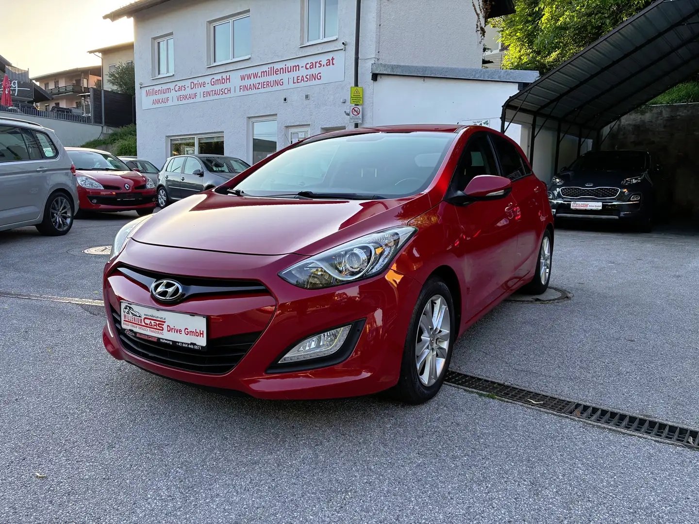 Hyundai i30 1,4 CVVT UpGrade Aktion bei Finanzierung FIX6,274% Rot - 1
