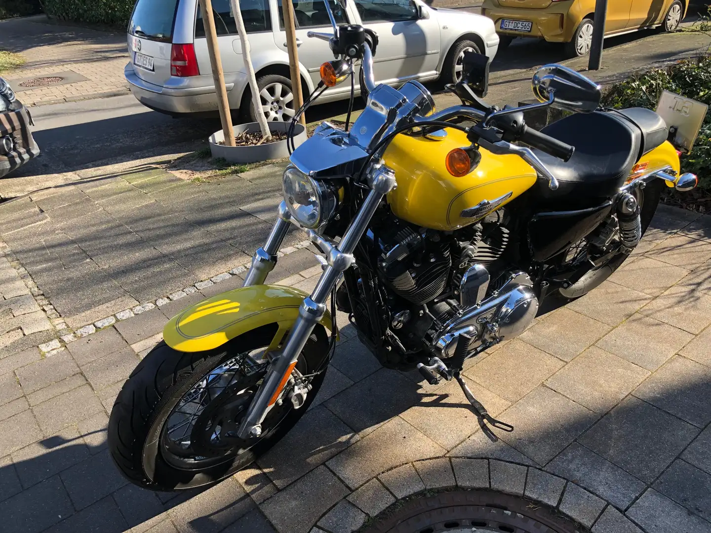 Harley-Davidson 1200 Custom XL1200CB Gelb - 2