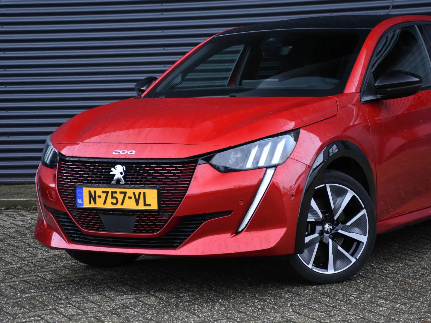 Peugeot e-208 EV GT Pack 50 kWh 136pk Automaat 17''LM | ADAPT. C Rood - 2