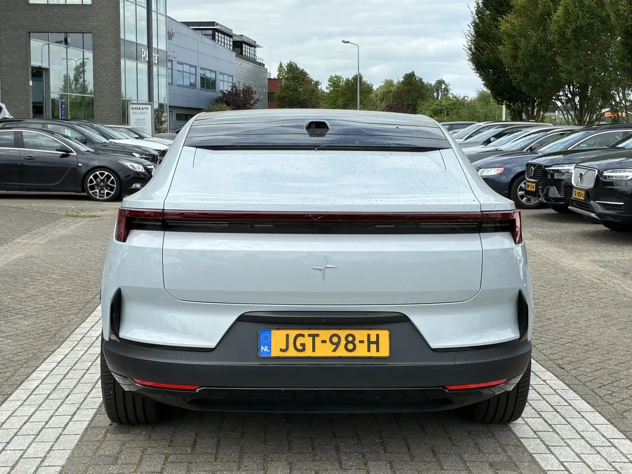 Polestar 4 2025