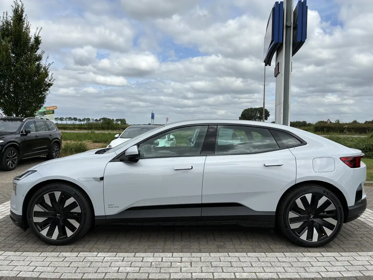 Polestar 4 2025