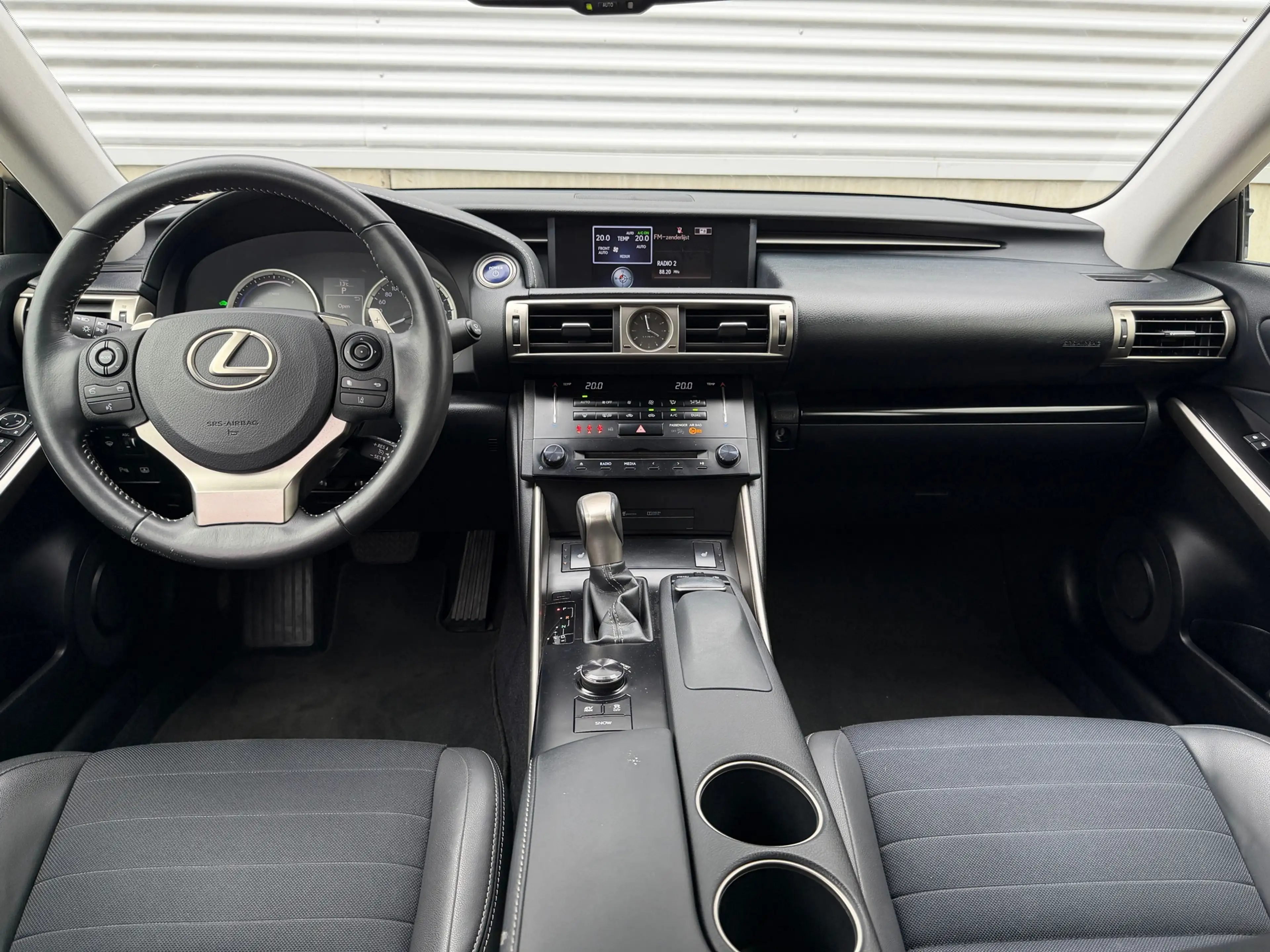 Lexus IS 300 300h Edition [ dealer oh, nl-auto, 1e eig ] — photo 24