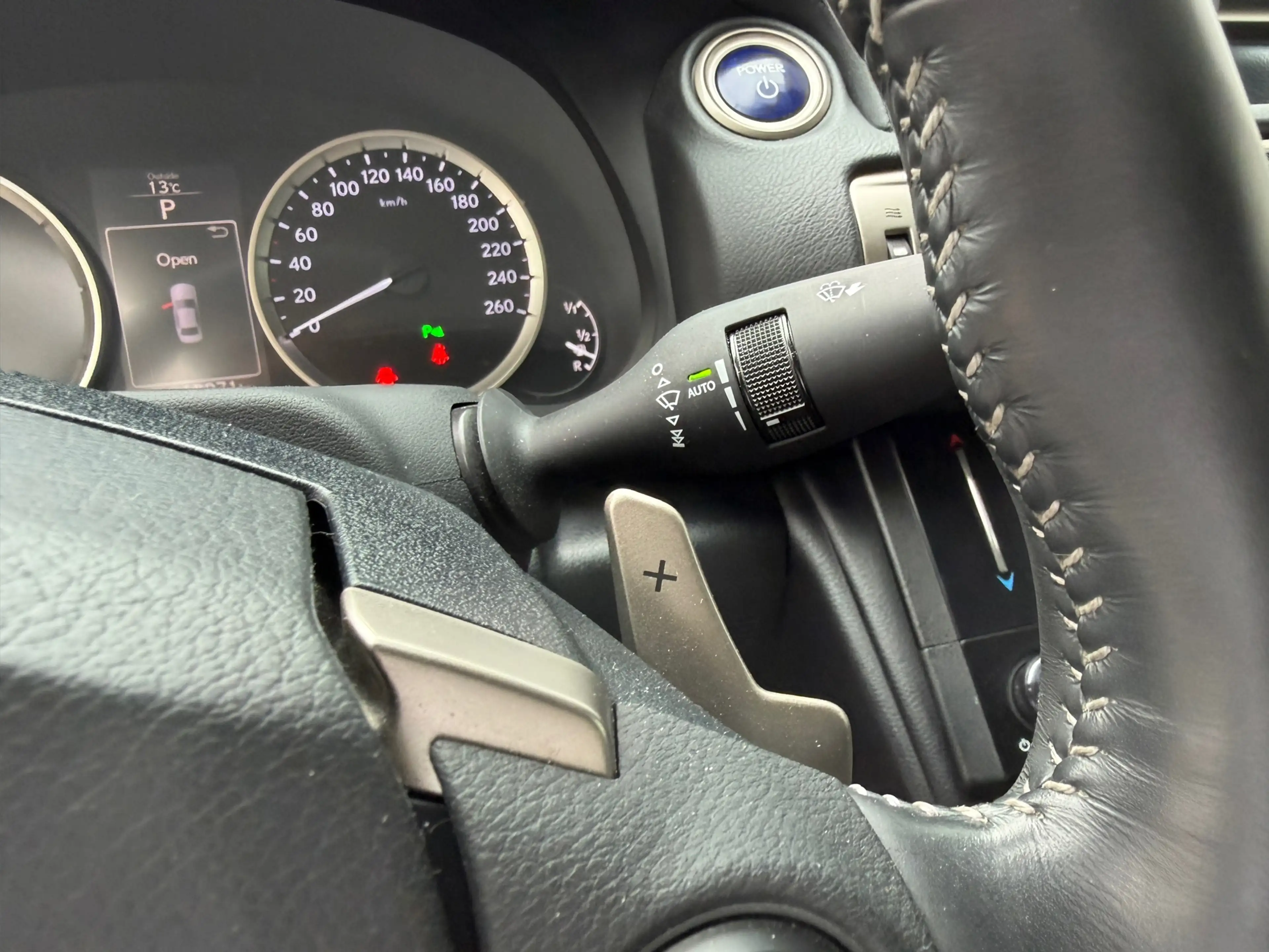 Lexus IS 300 300h Edition [ dealer oh, nl-auto, 1e eig ] — photo 39