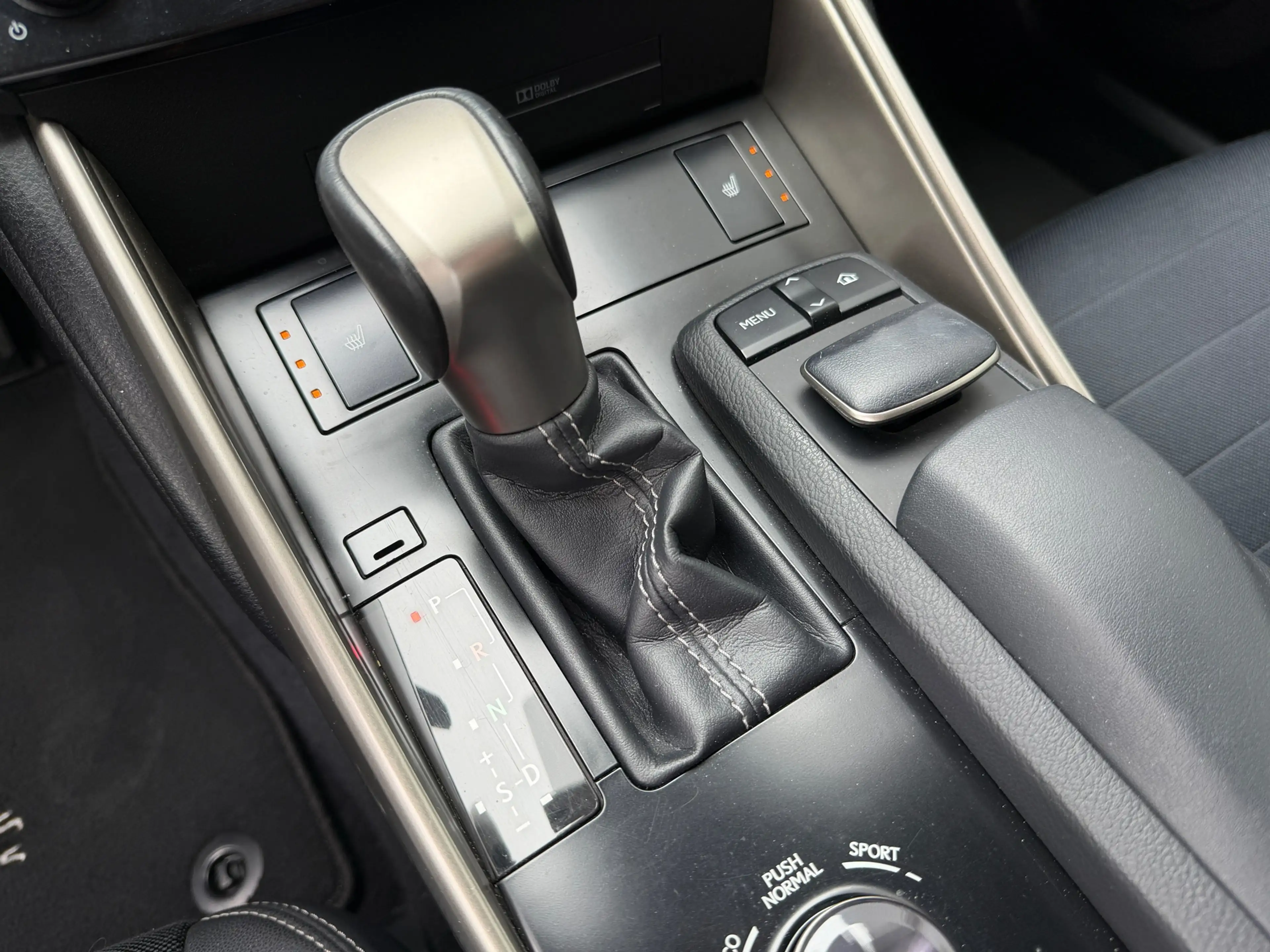 Lexus IS 300 300h Edition [ dealer oh, nl-auto, 1e eig ] — photo 18