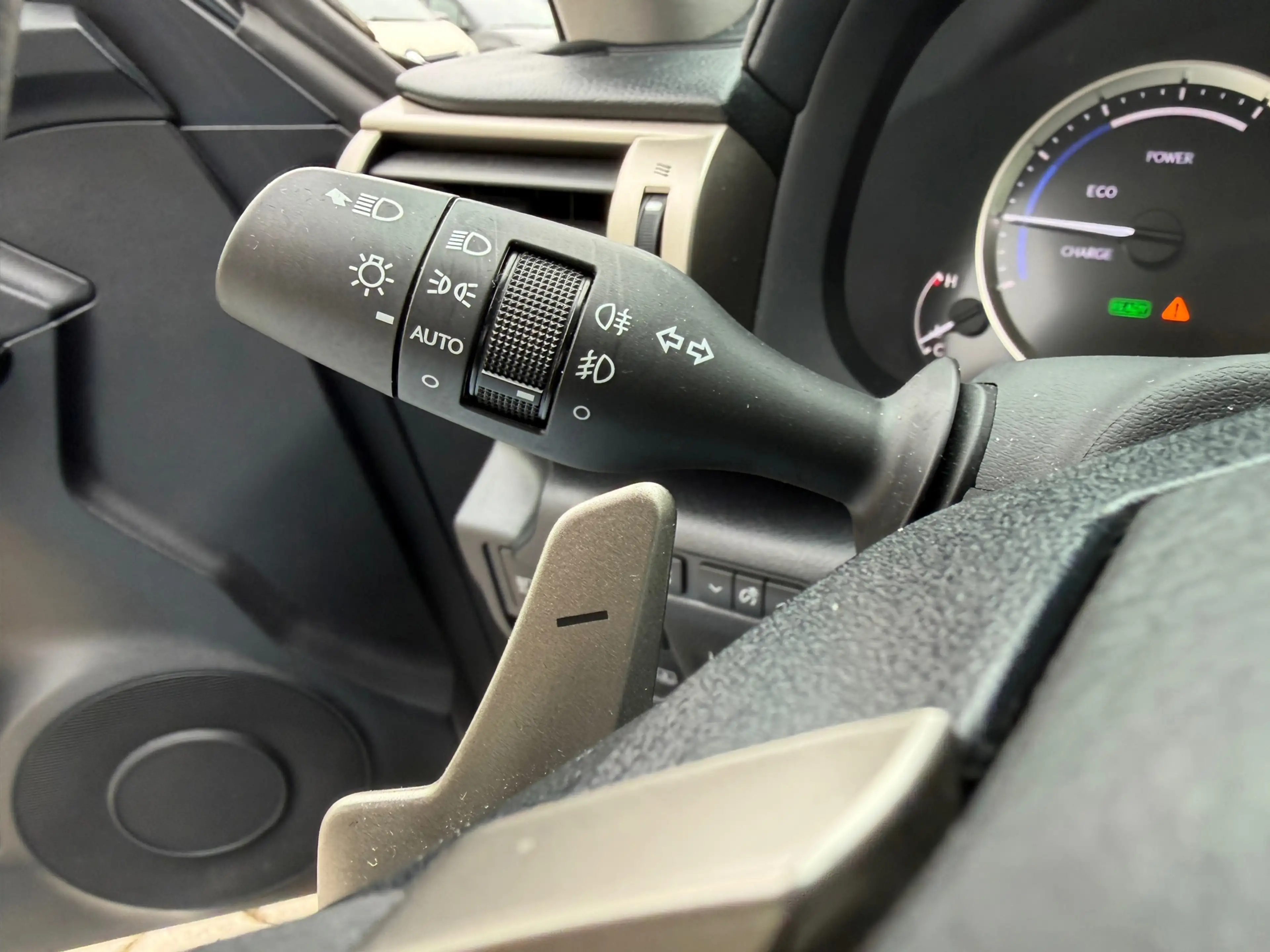 Lexus IS 300 300h Edition [ dealer oh, nl-auto, 1e eig ] — photo 38