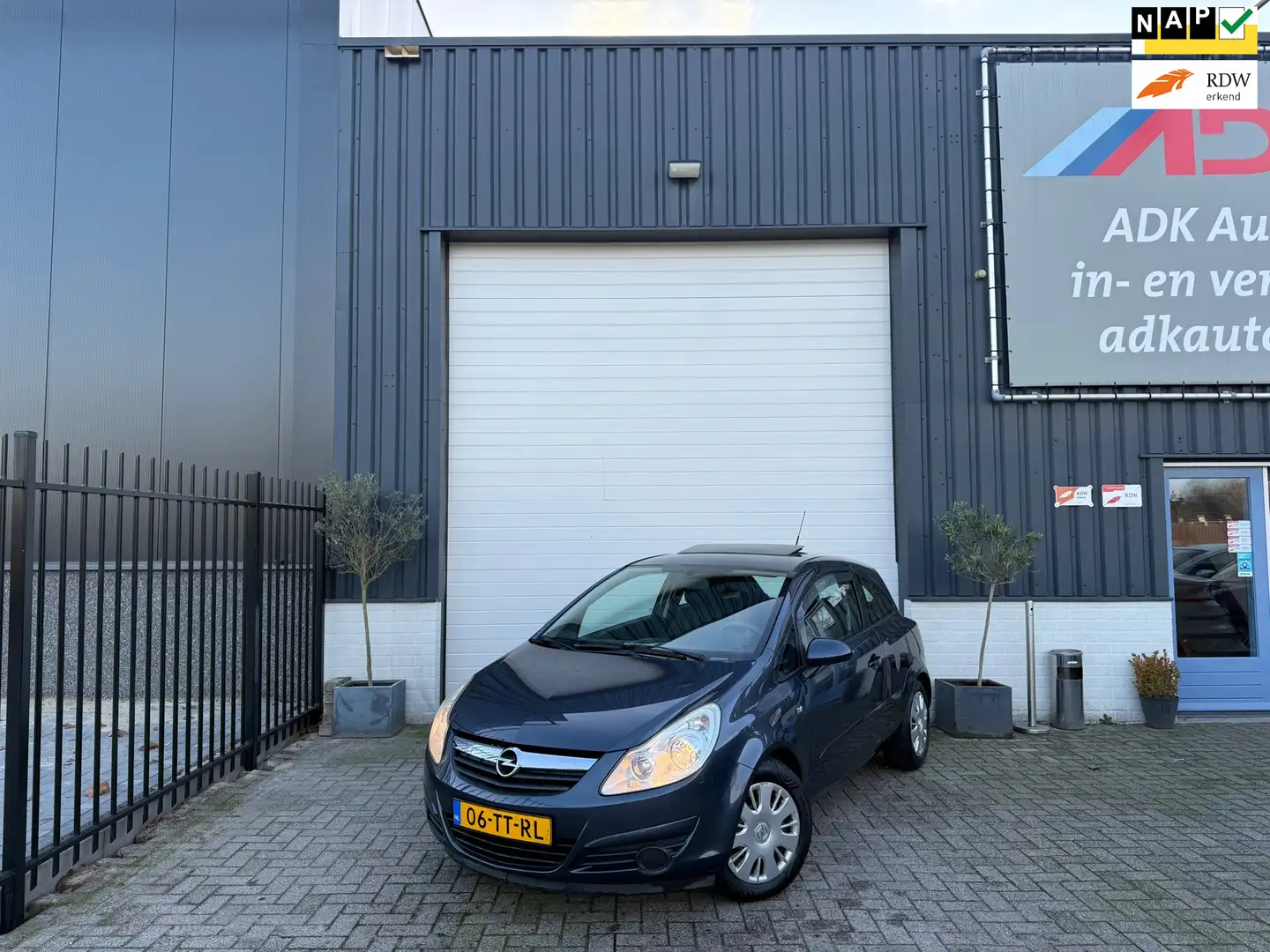 Opel Corsa 1.4-16V Enjoy AUTOMAAT/SCHUIFDAK/AIRCO/MOOIE AUTO Grau - 1