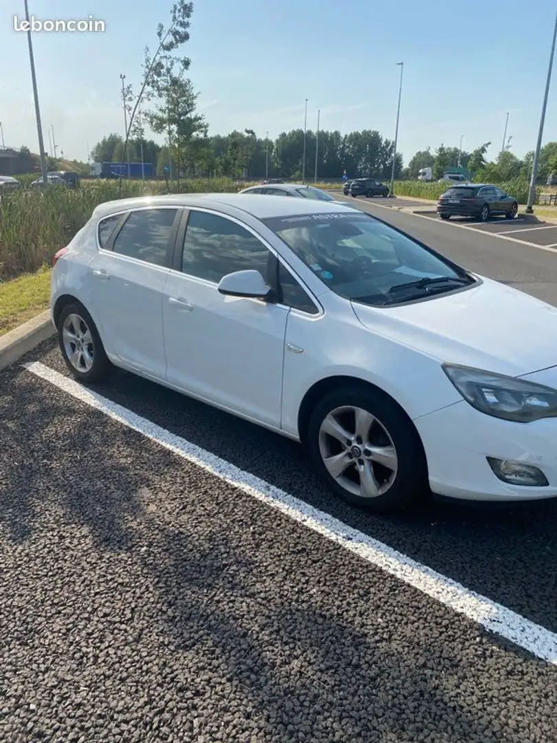 Opel Astra 2.0 cdti 160ch moteur hs Blanc - 2