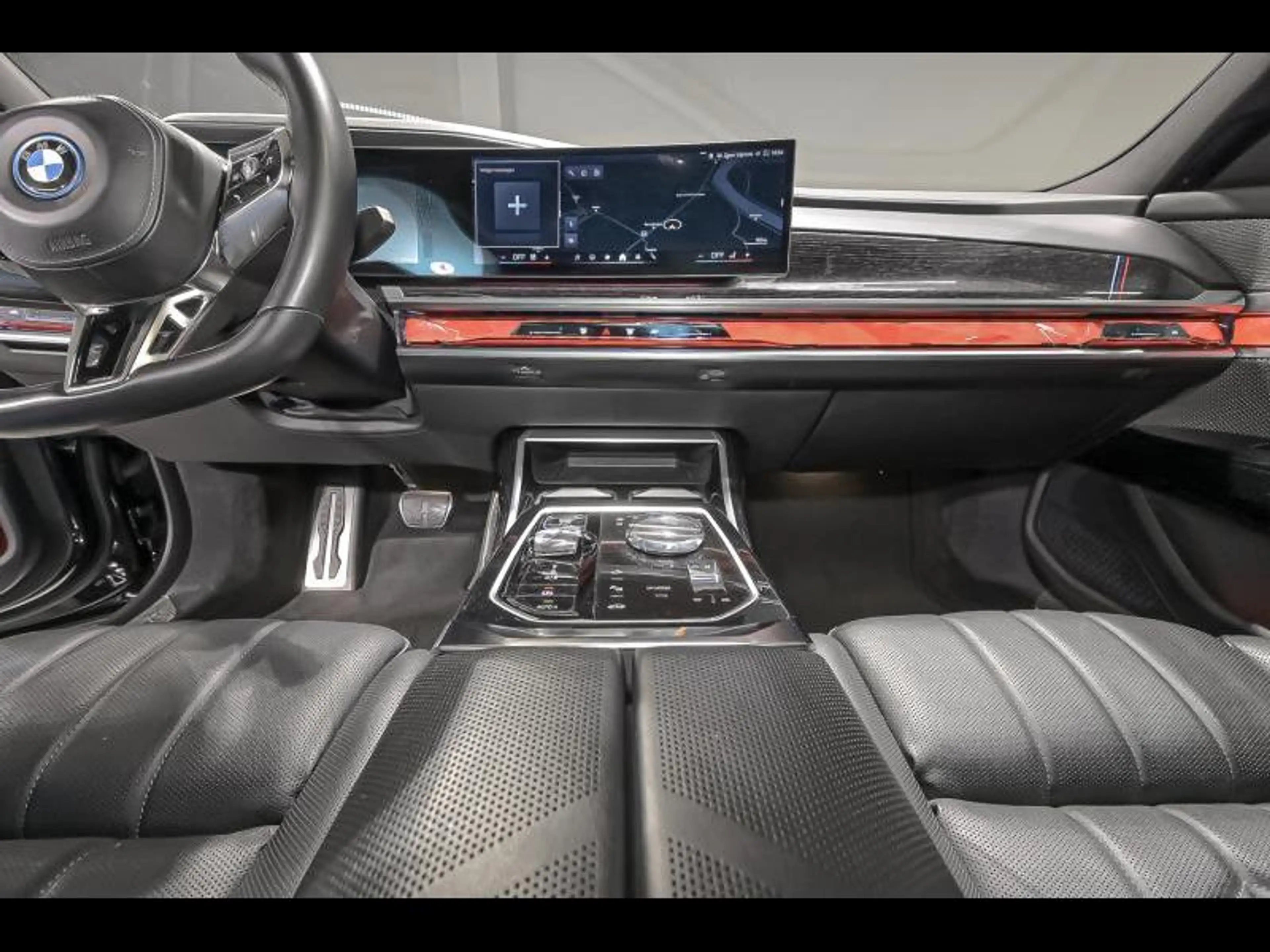 BMW i7 xDrive60 - M Pack — photo 7