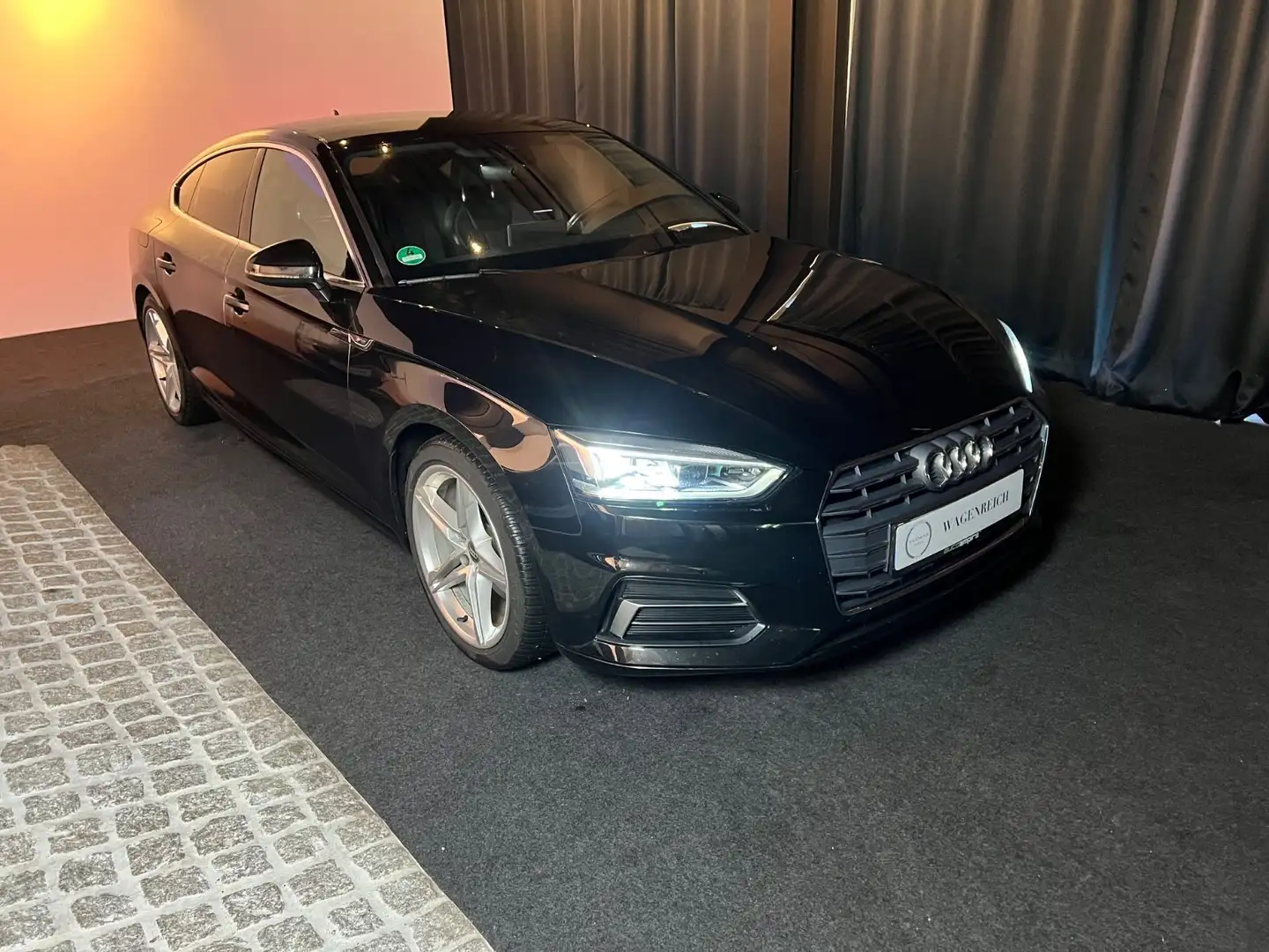 Audi A5 40 TFSI S Line Sportback Schwarz - 1