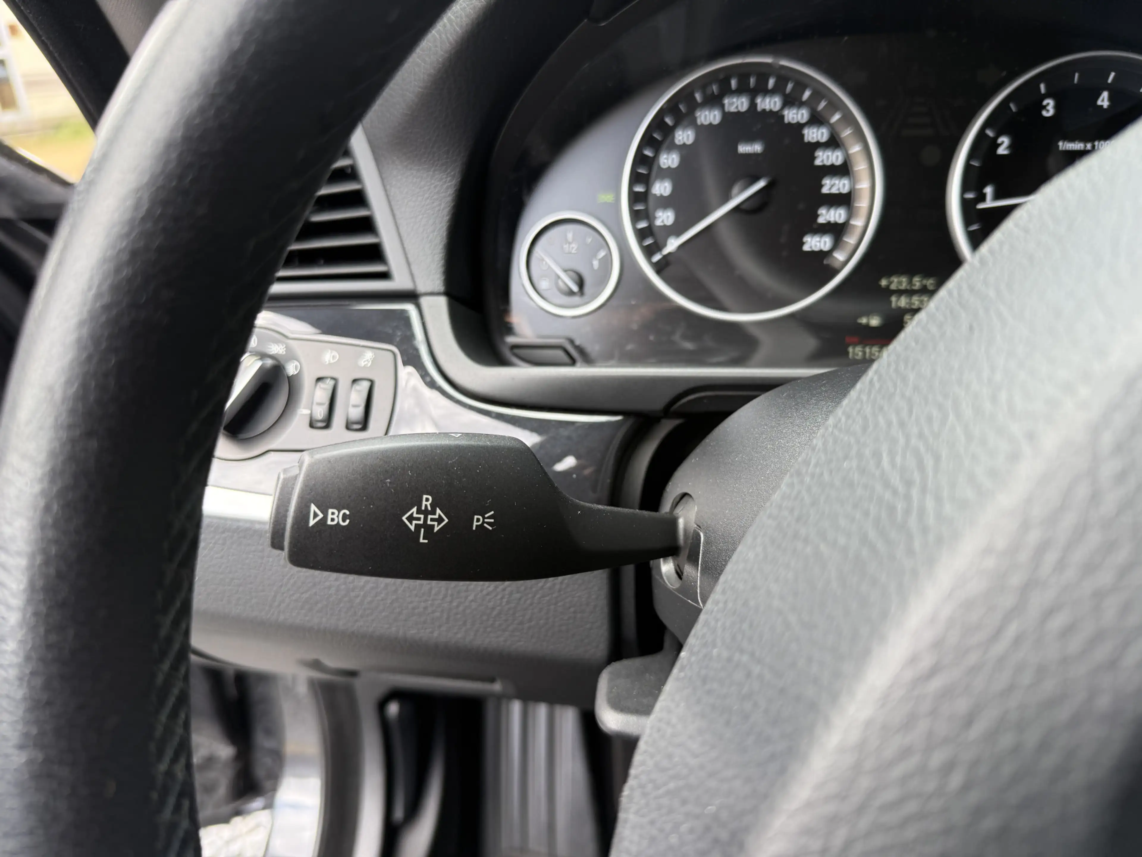 BMW 528 5-serie 528i 6-cilinder Executive Sedan — photo 45