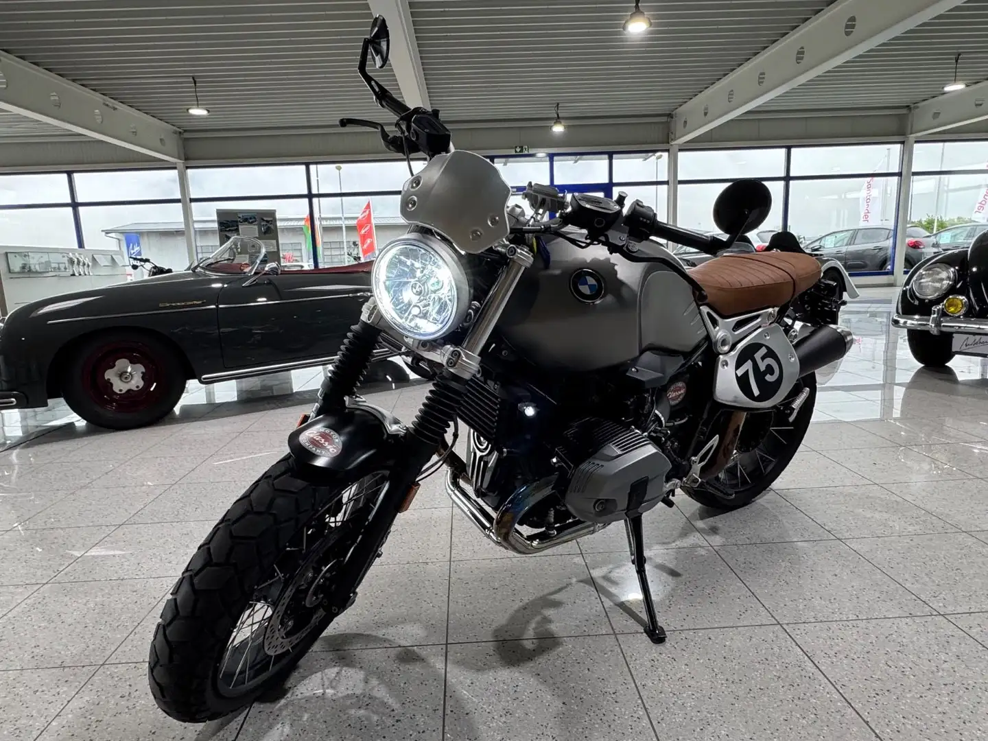 BMW R nineT SCRAMBLER*LED*SCHNITZER ENDTOPF* Srebrny - 1