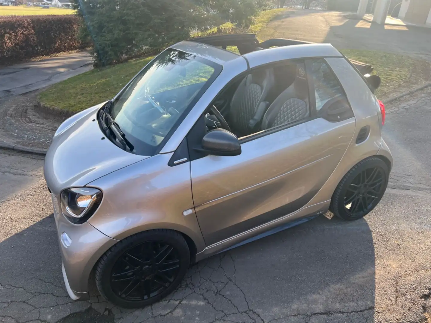 smart forTwo Cabrio Brabus 15 Anniversary LEDER NAVI Grigio - 1