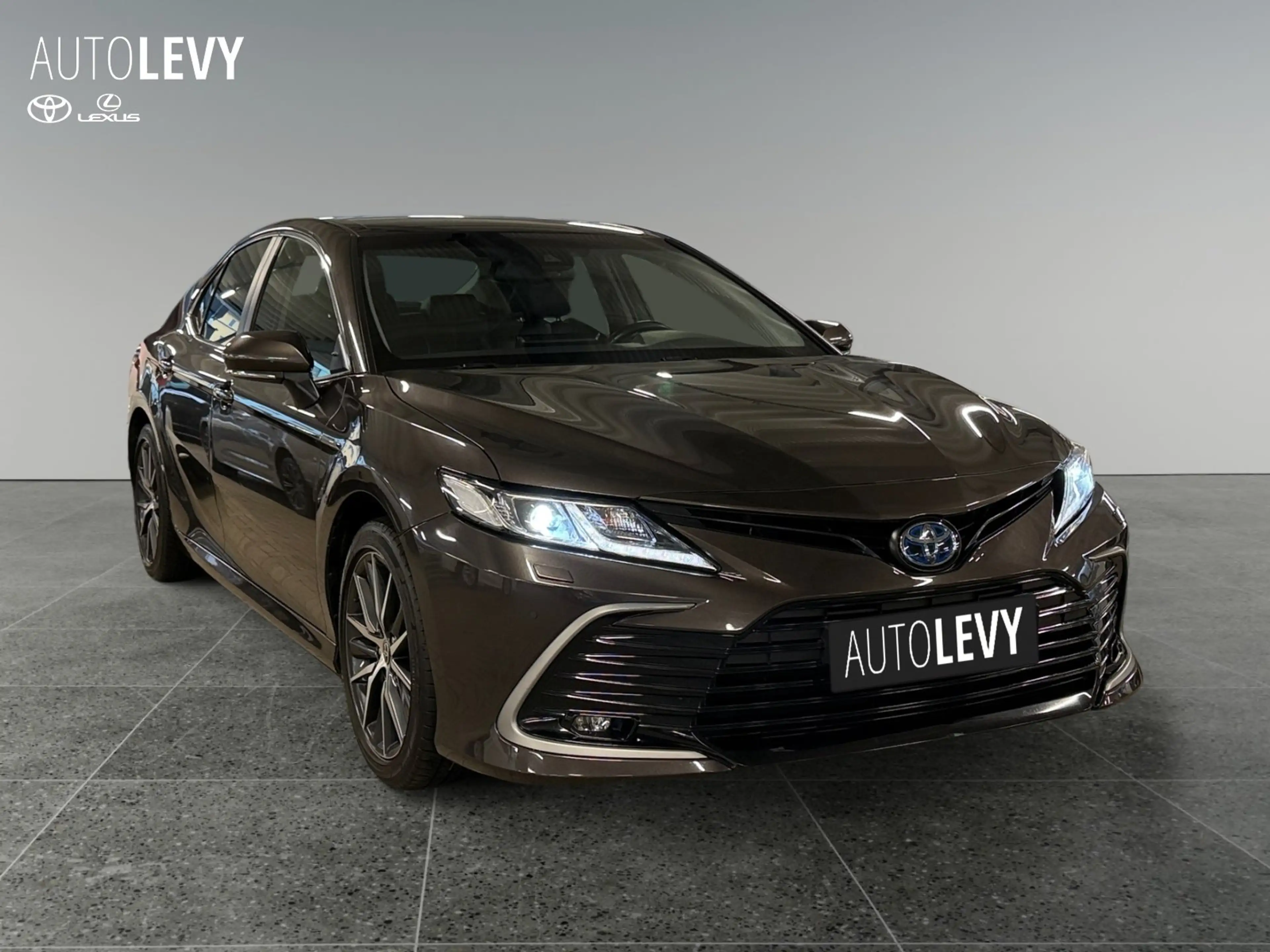 Toyota Camry 2.5 Hybrid +Kamera+CarPlay+Leder+Navi+PDC+ — photo 8