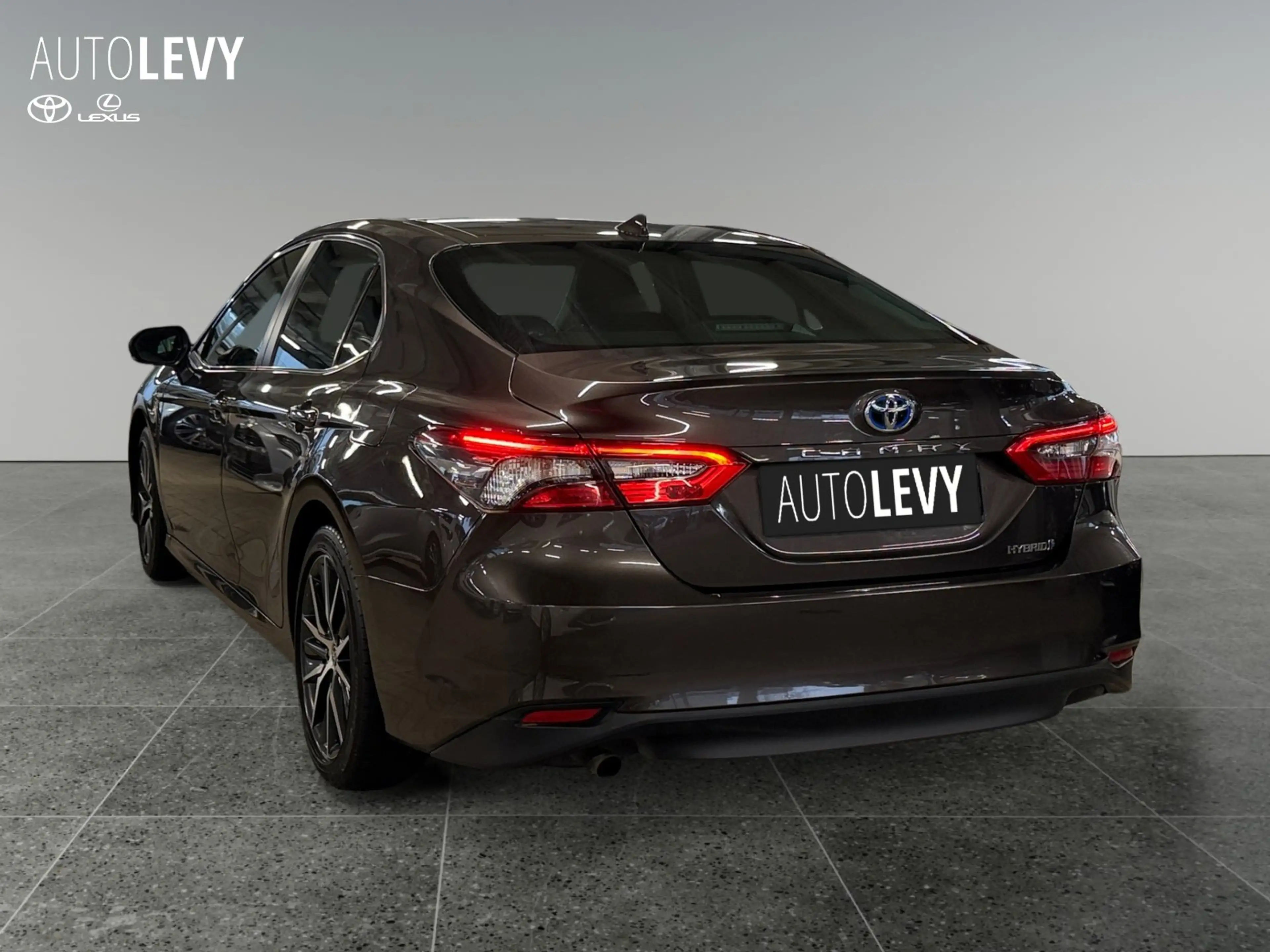 Toyota Camry 2.5 Hybrid +Kamera+CarPlay+Leder+Navi+PDC+ — photo 4