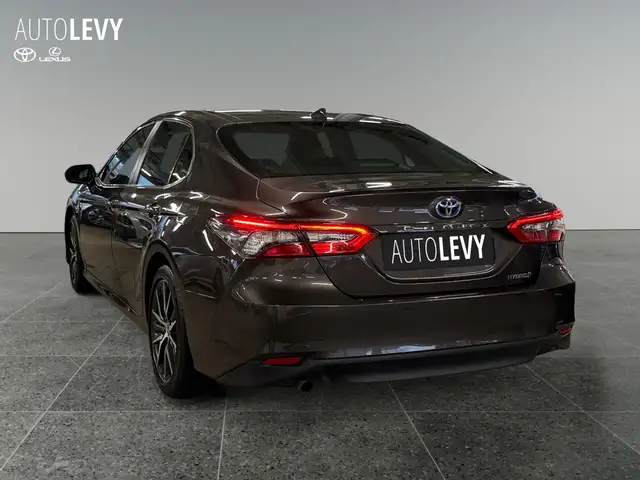 Toyota Camry view 4