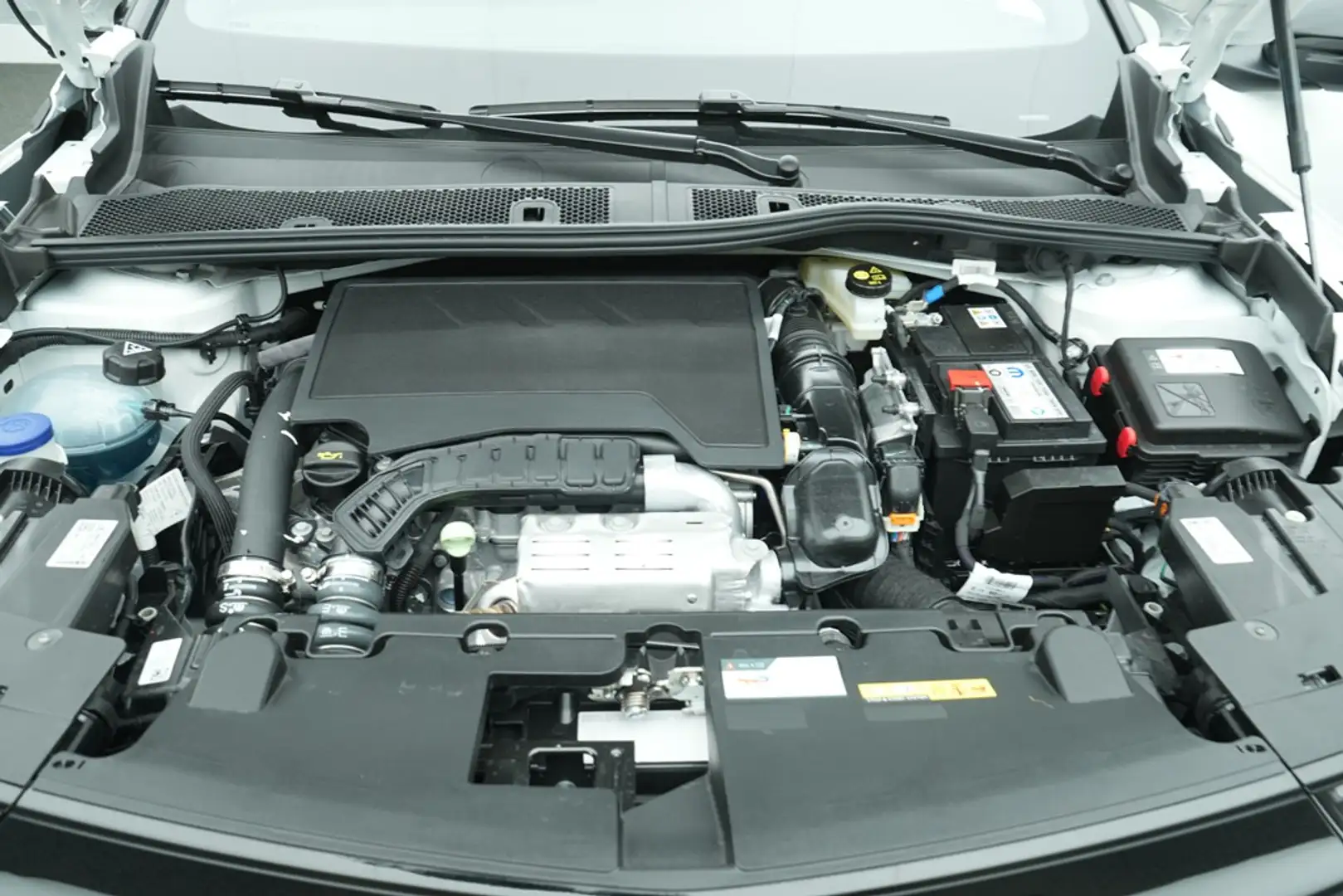 Opel Mokka GS 1.2 Direct Injection Turbo 96 kW (130) AT-8 Wit - 2