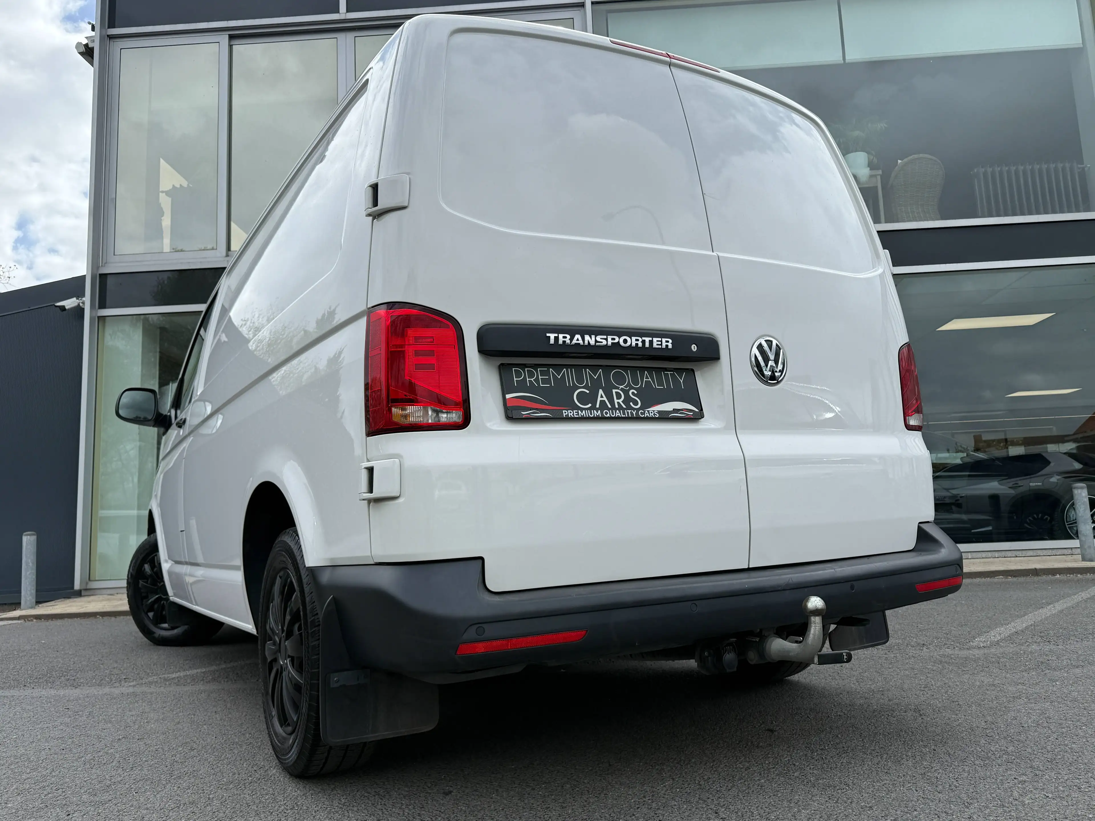 Volkswagen T6.1 Transporter AUTOMAAT / CARPLAY / TREKHAAK / AIRCO / SENSOREN / — photo 9