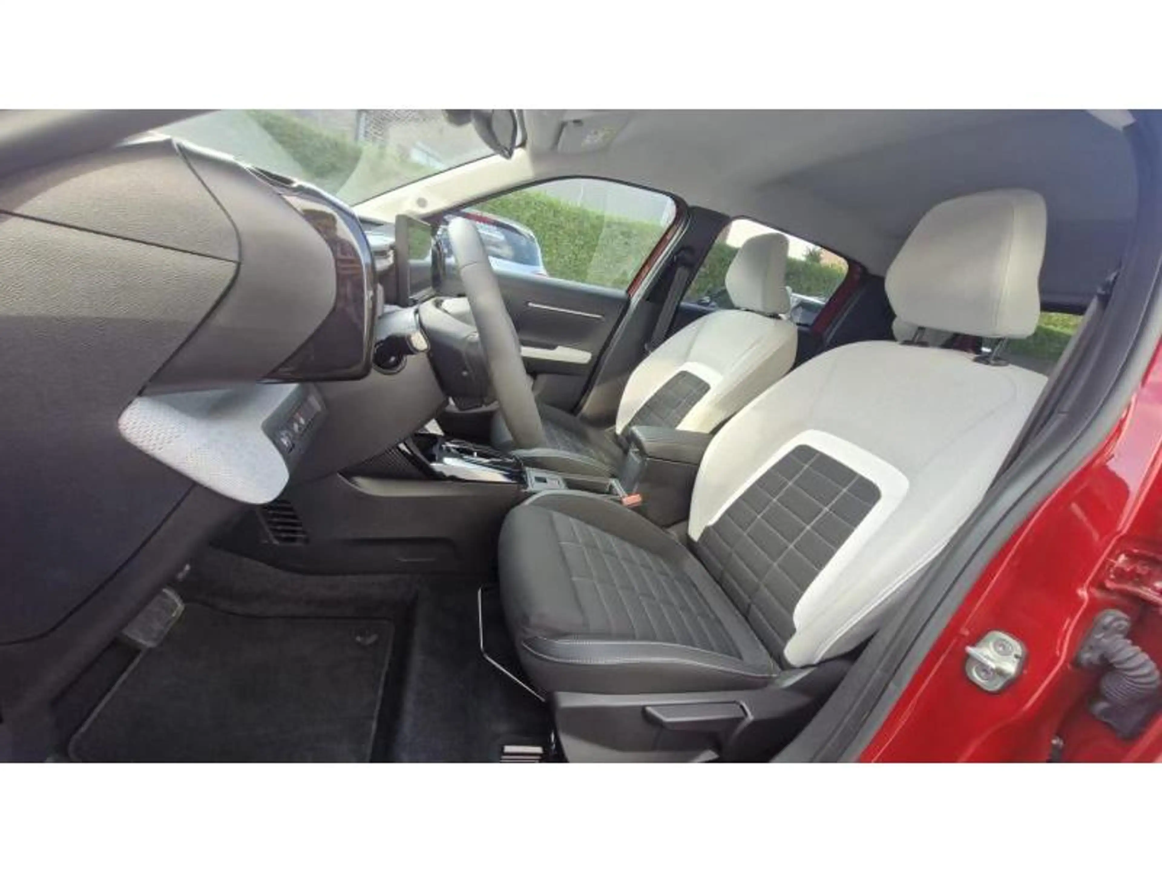 Citroen C3 & ë- IV Max — photo 12