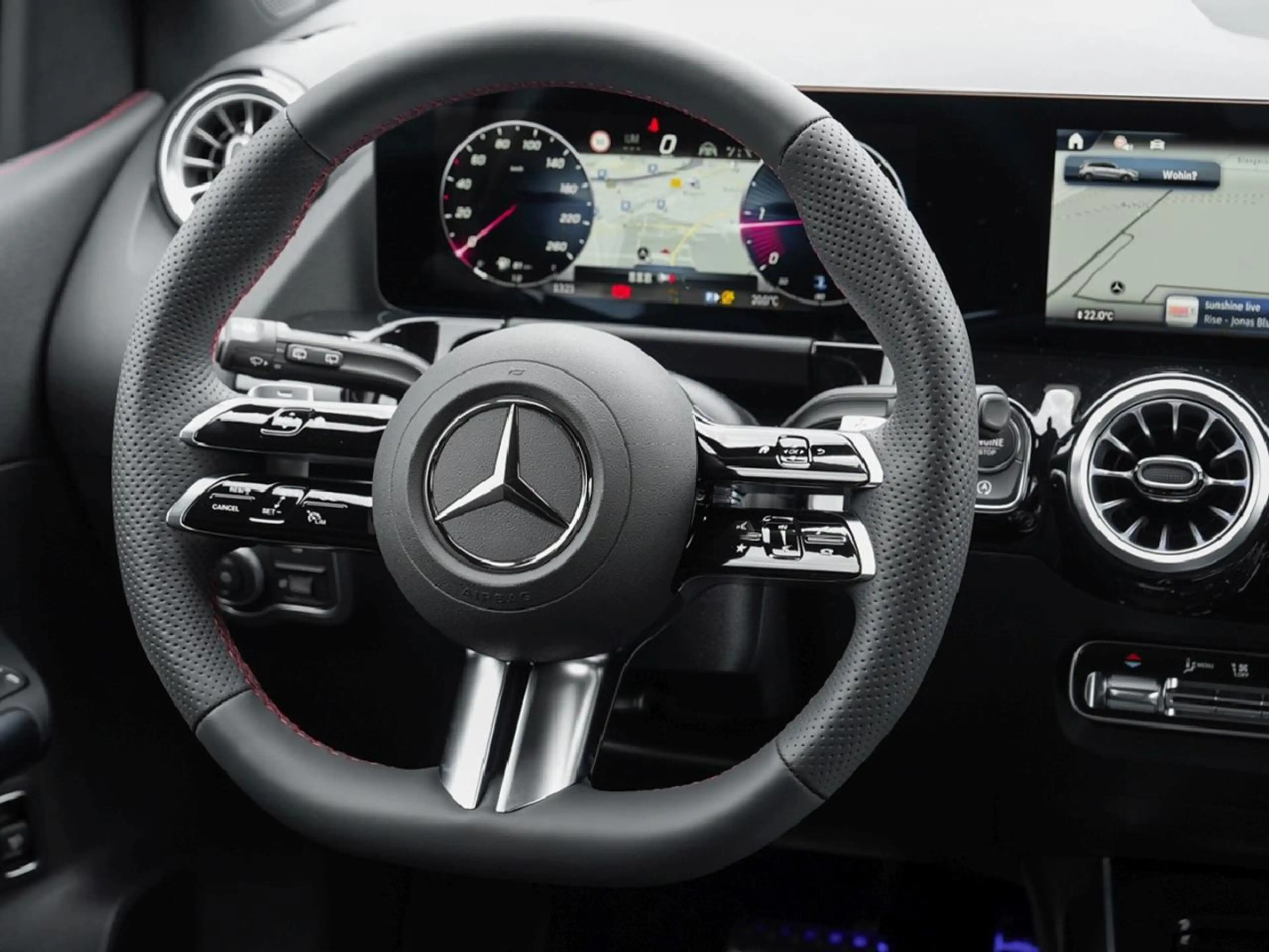 Mercedes-Benz B 220 d AMG Navi Distronic Panorama 360° AHK — photo 8