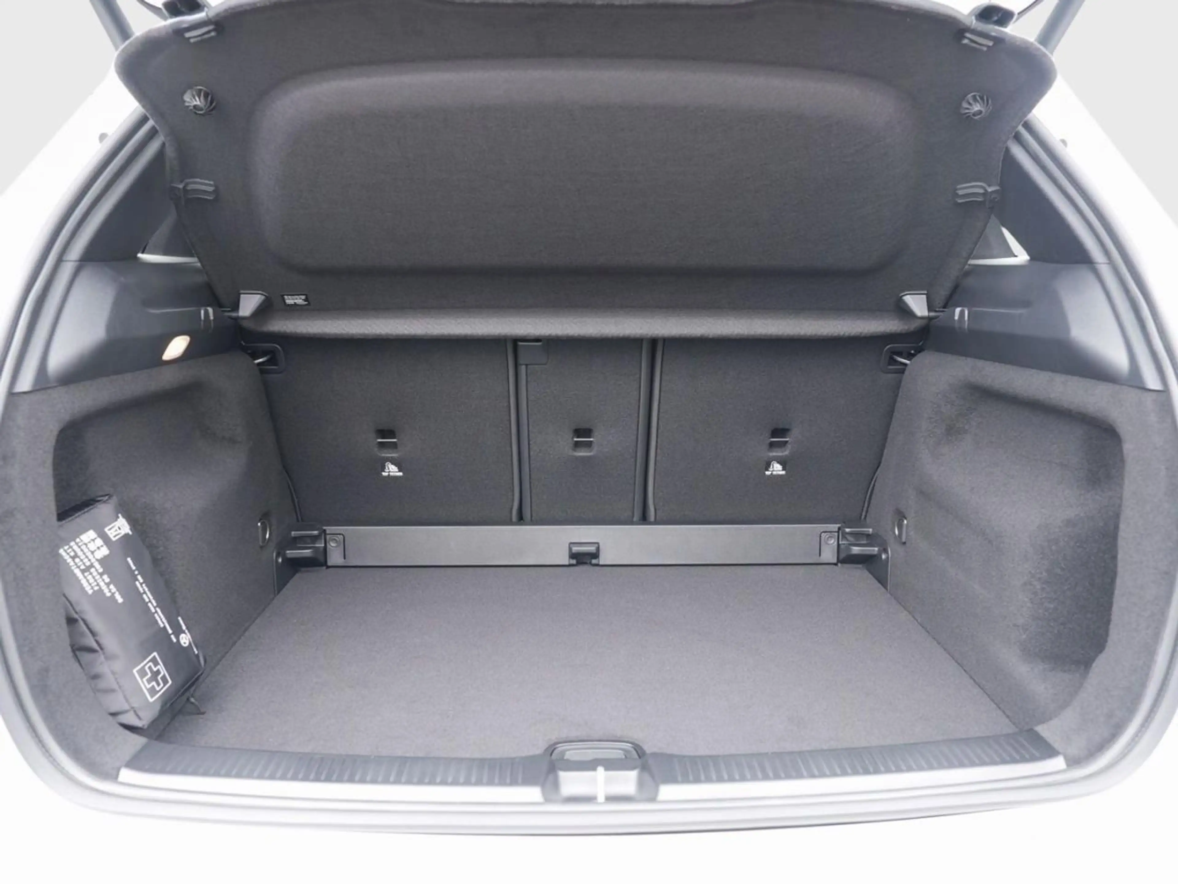 Mercedes-Benz B 220 d AMG Navi Distronic Panorama 360° AHK — photo 6