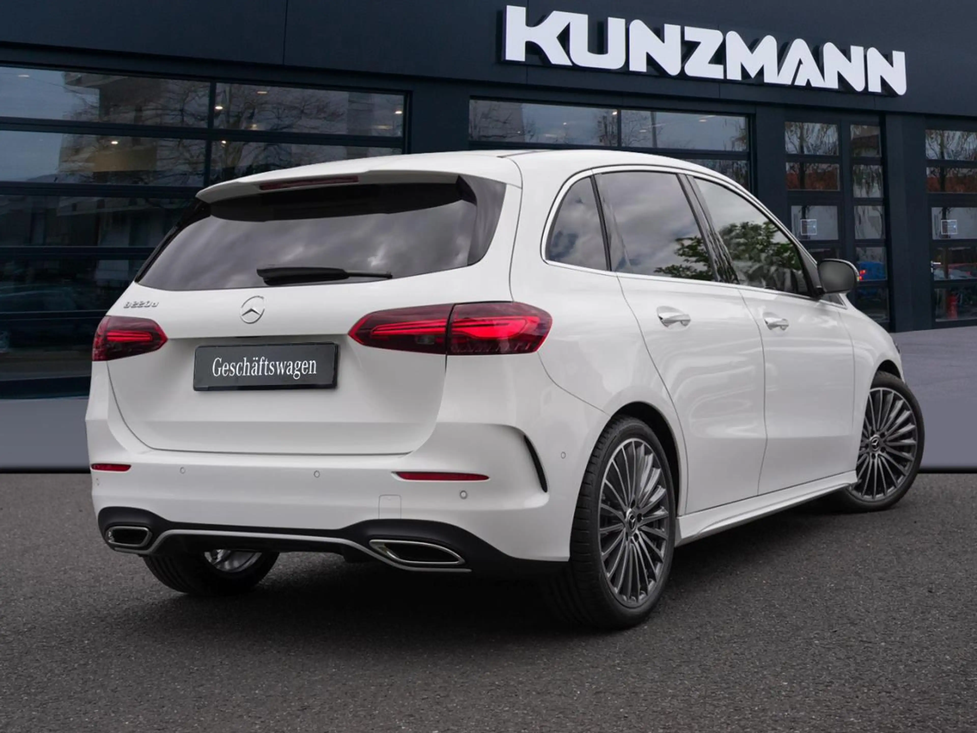 Mercedes-Benz B 220 d AMG Navi Distronic Panorama 360° AHK — photo 3