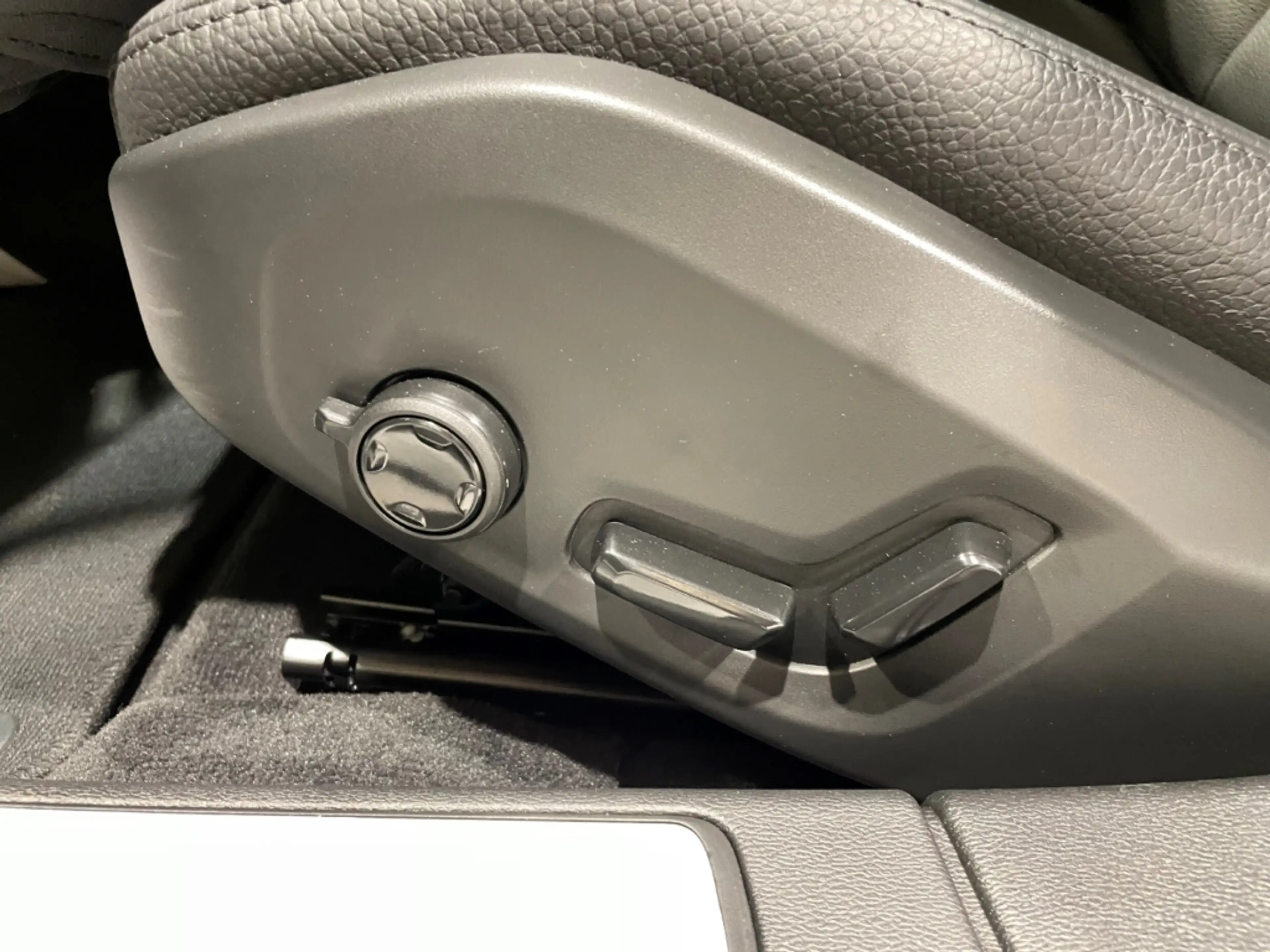Volvo V60 Cross Country Plus AWD Automatik Leder LED ACC Navi Pano — photo 7