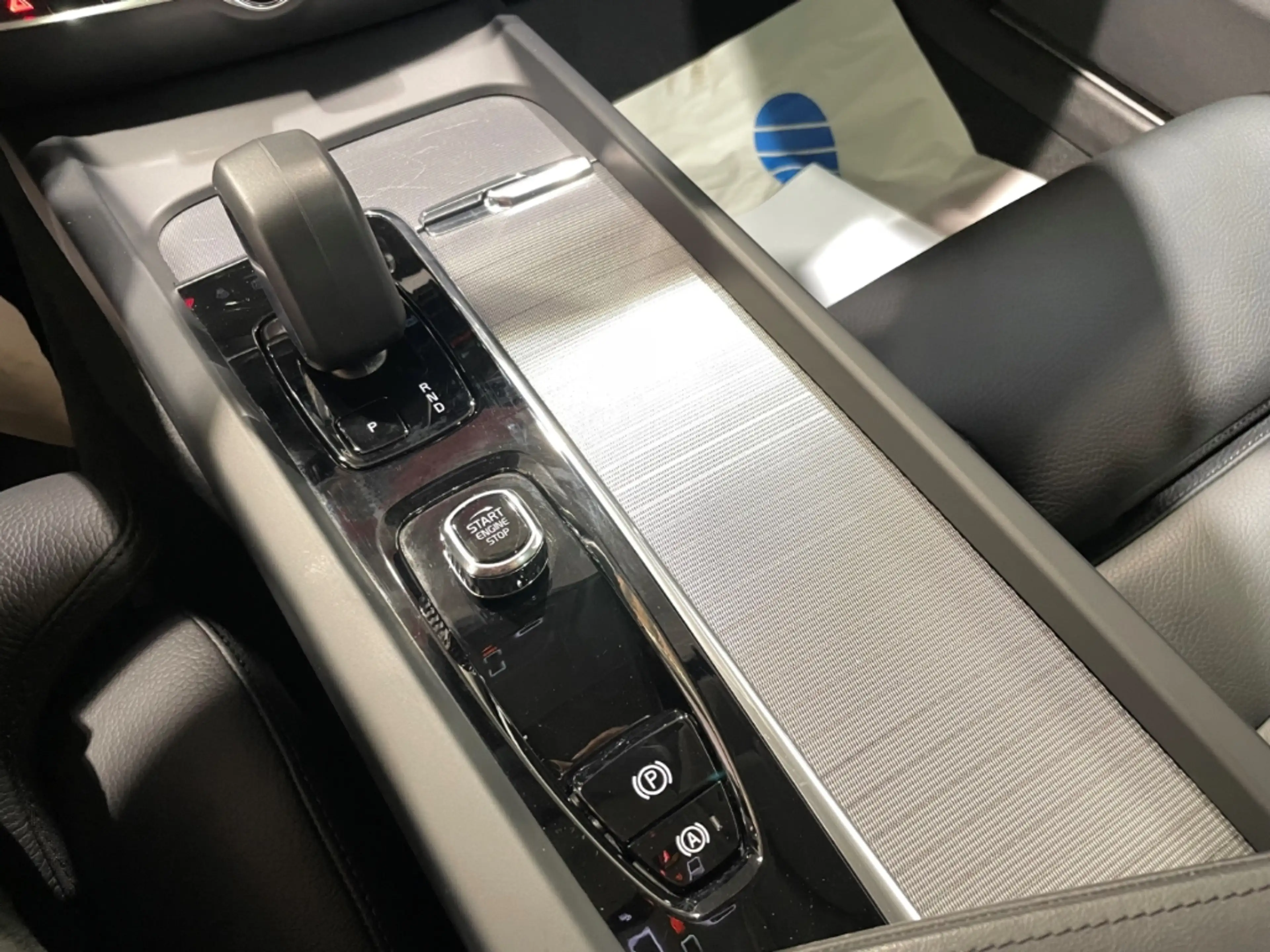 Volvo V60 Cross Country Plus AWD Automatik Leder LED ACC Navi Pano — photo 12