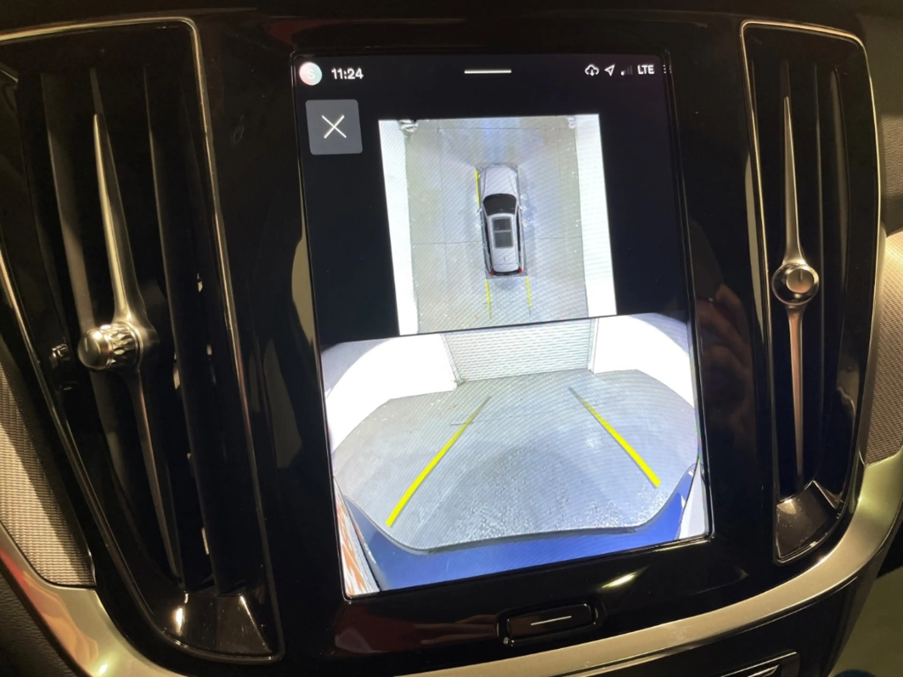 Volvo V60 Cross Country Plus AWD Automatik Leder LED ACC Navi Pano — photo 9