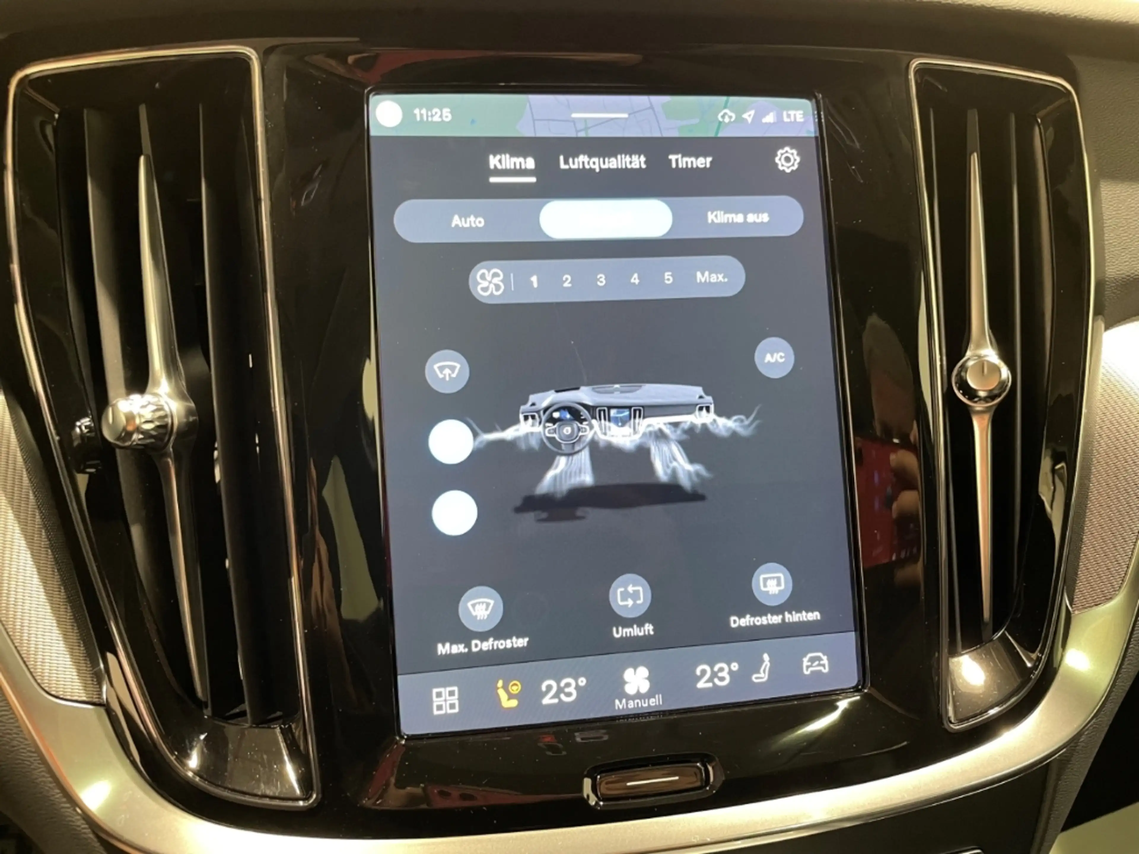 Volvo V60 Cross Country Plus AWD Automatik Leder LED ACC Navi Pano — photo 10