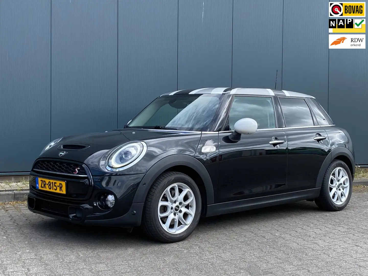 MINI Cooper S 2.0 192PK | Leder | Navigatie | CarPlay | Full LED Zwart - 1