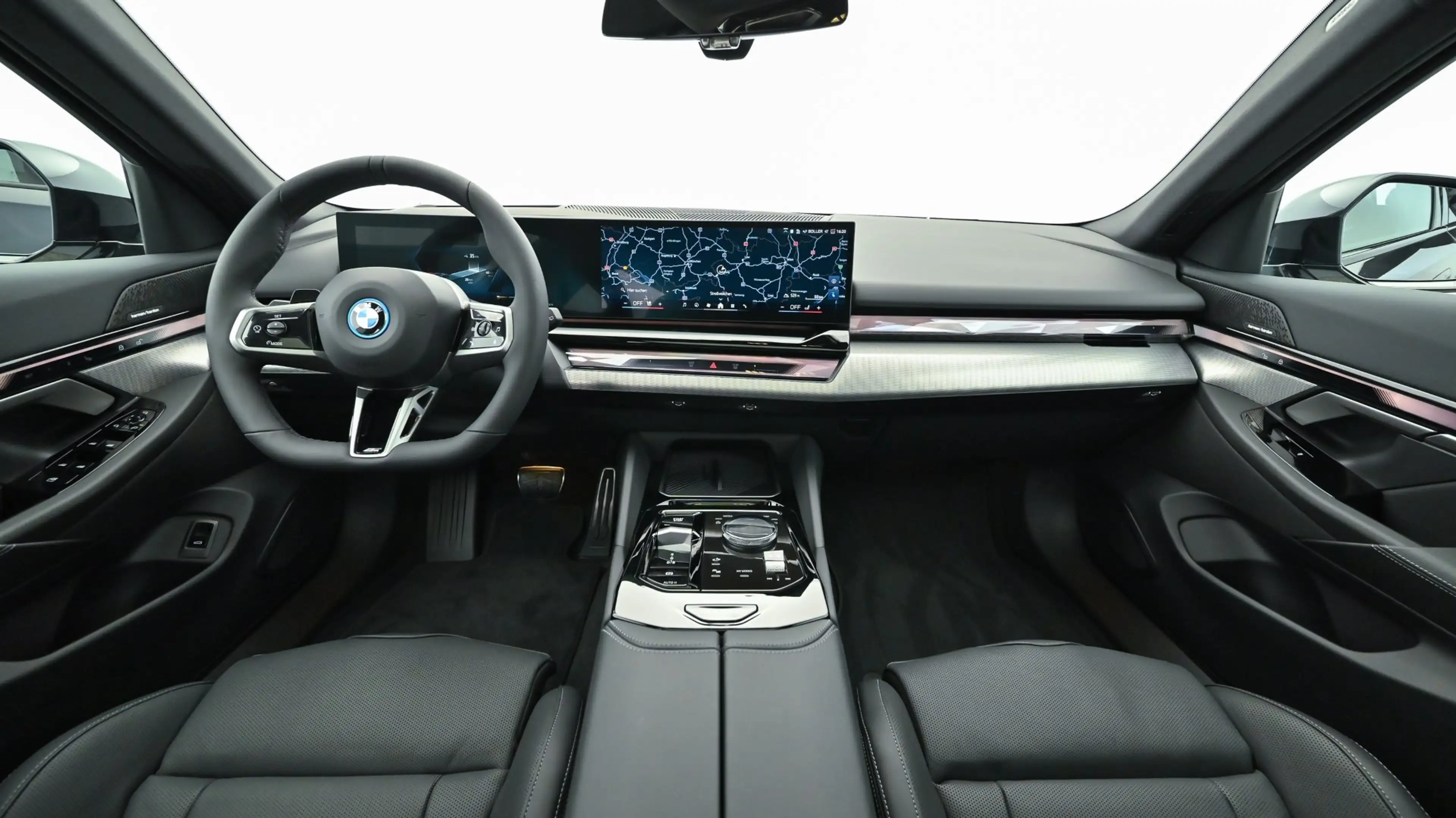 BMW i5 xDrive40 — photo 9