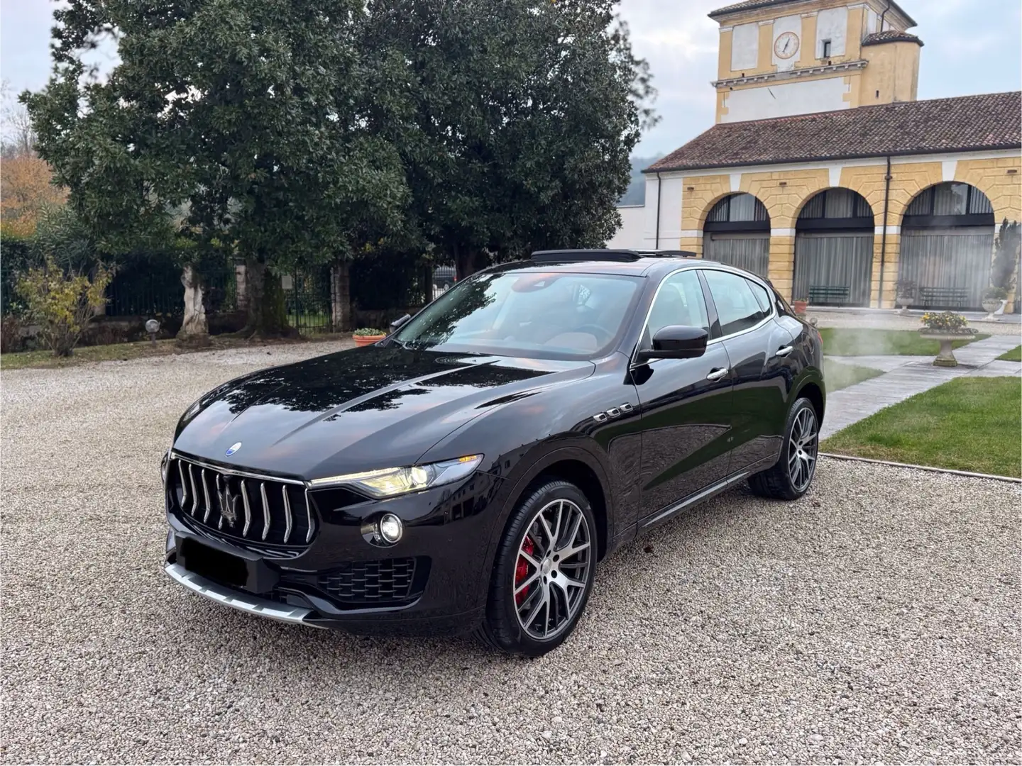 Maserati Levante Levante V6 430 CV AWD S Schwarz - 1