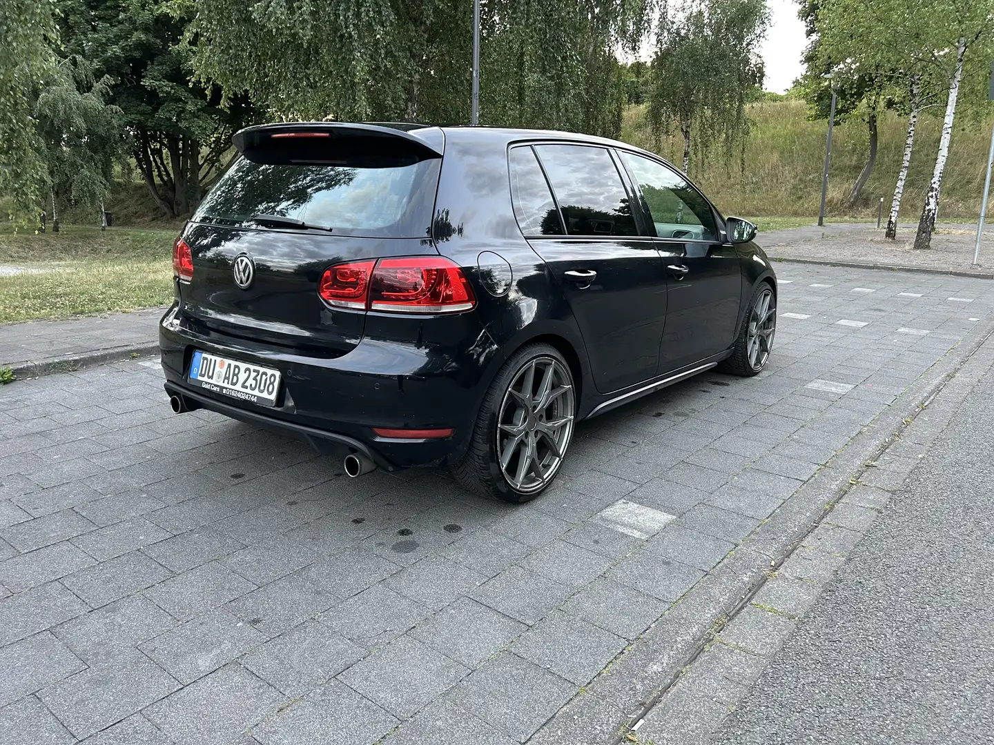 Volkswagen Golf GTI 2.0 DSG Schwarz - 1