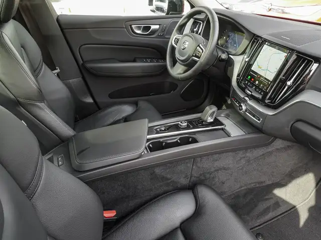Volvo XC60 view 9