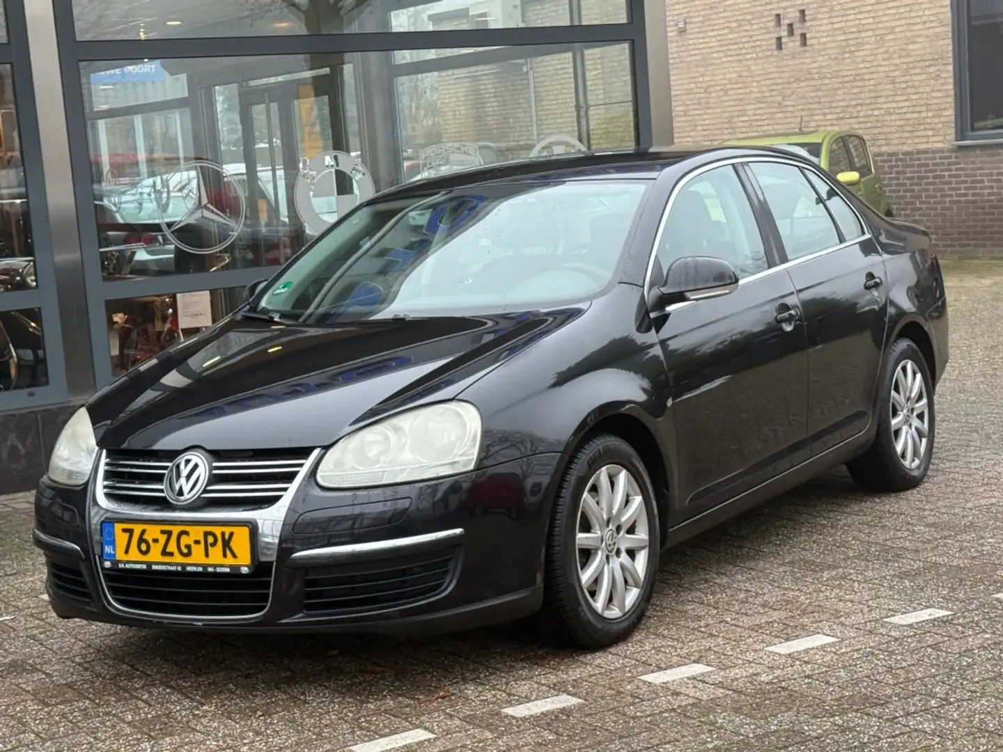 Volkswagen Jetta 2.0 FSI Comfortline Business Clima Cruise Fekete - 2