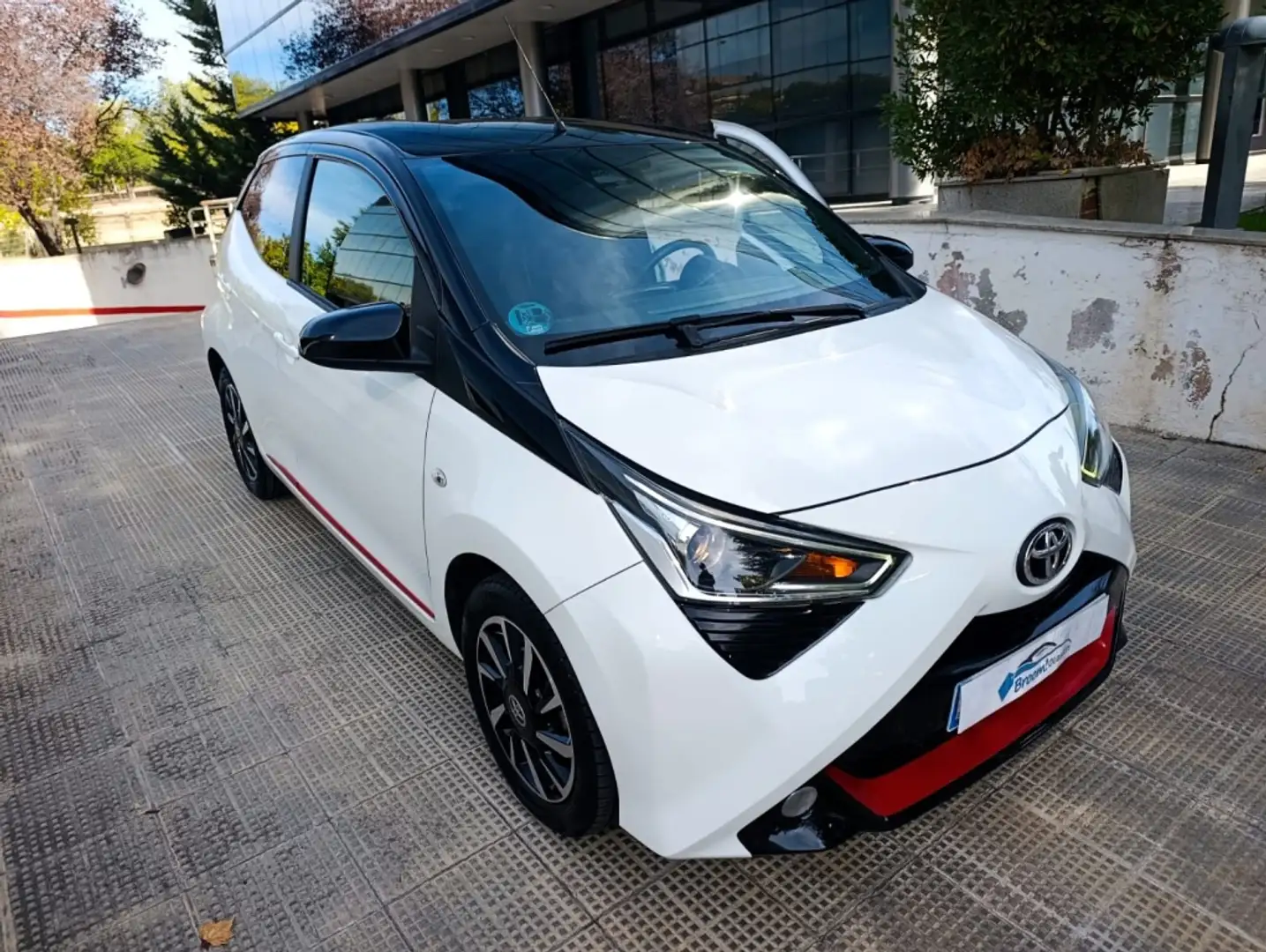 Toyota Aygo 70 x-cite Blanco - 2