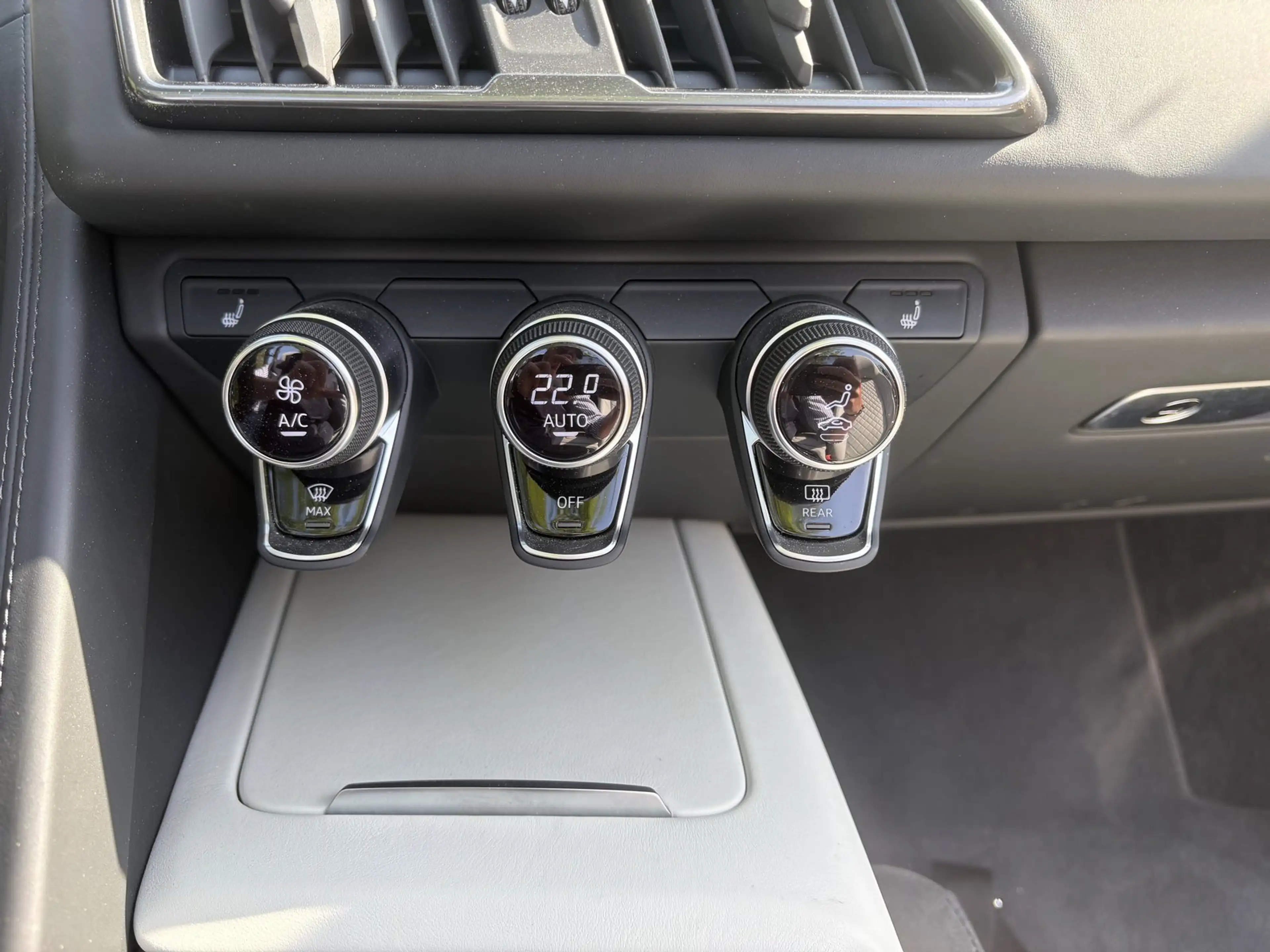 Audi R8 Spyder 5.2 FSI RWD performance B&O Virtual — photo 13
