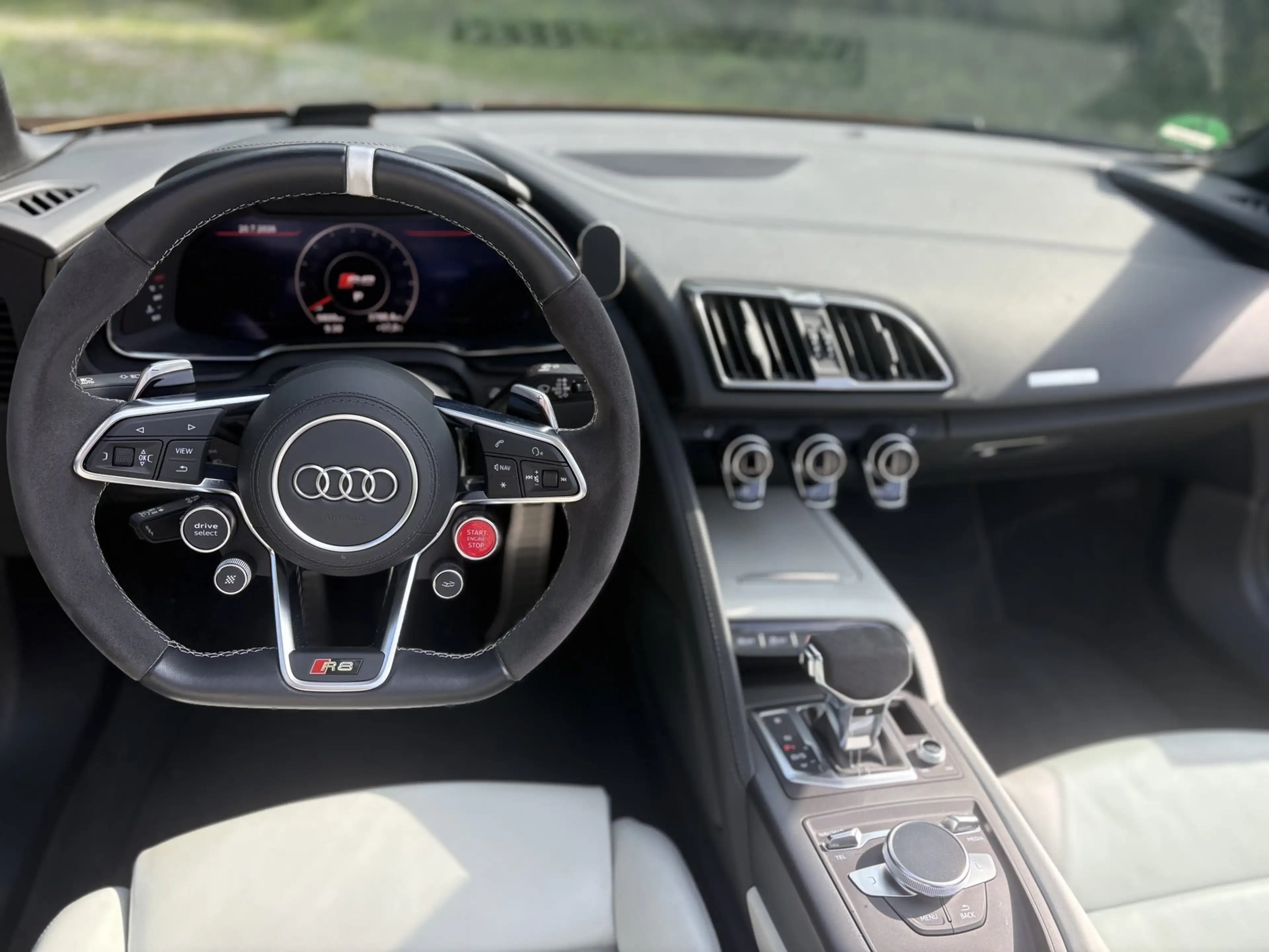 Audi R8 Spyder 5.2 FSI RWD performance B&O Virtual — photo 3