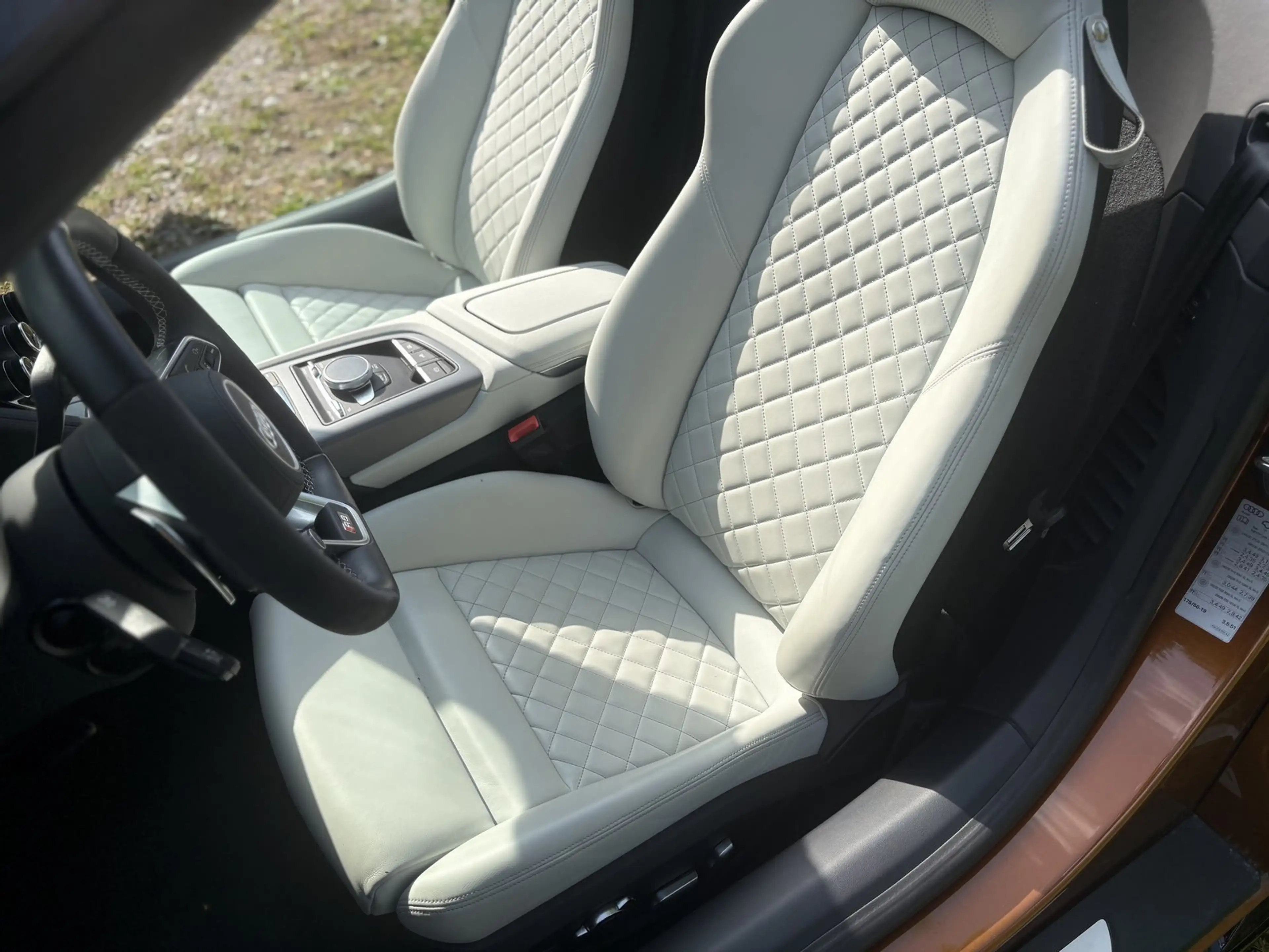 Audi R8 Spyder 5.2 FSI RWD performance B&O Virtual — photo 6