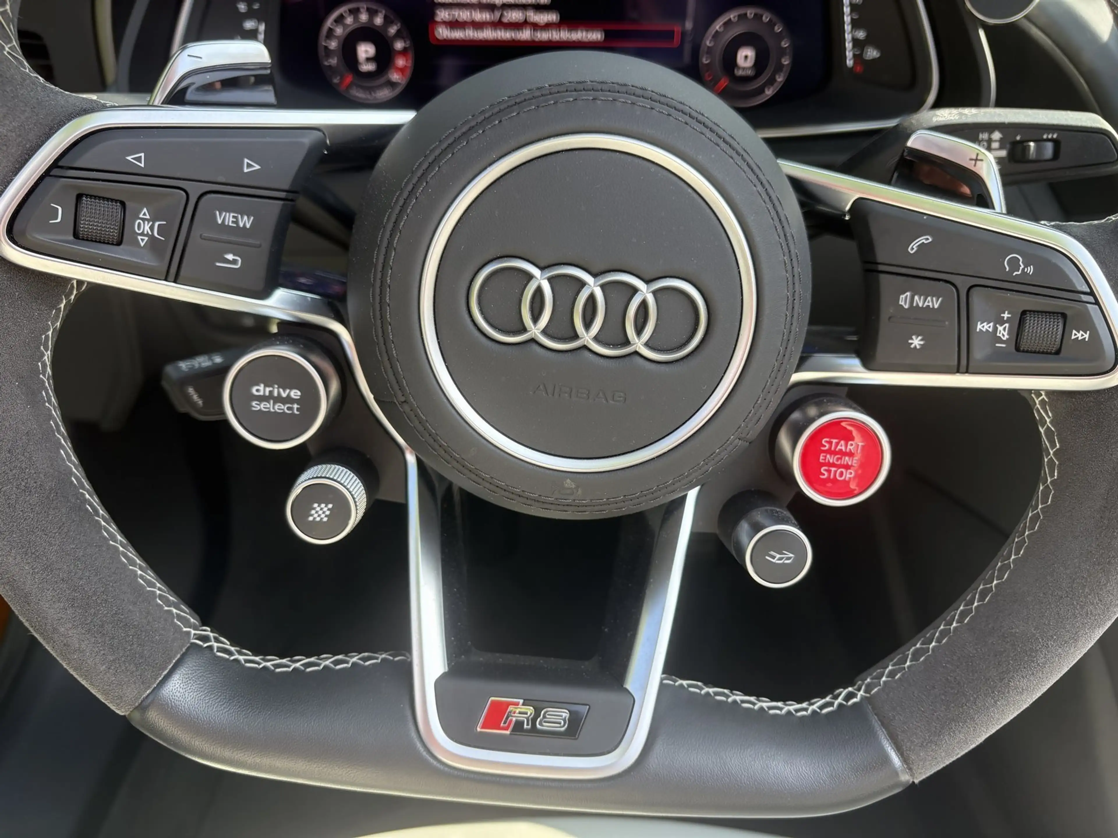 Audi R8 Spyder 5.2 FSI RWD performance B&O Virtual — photo 11
