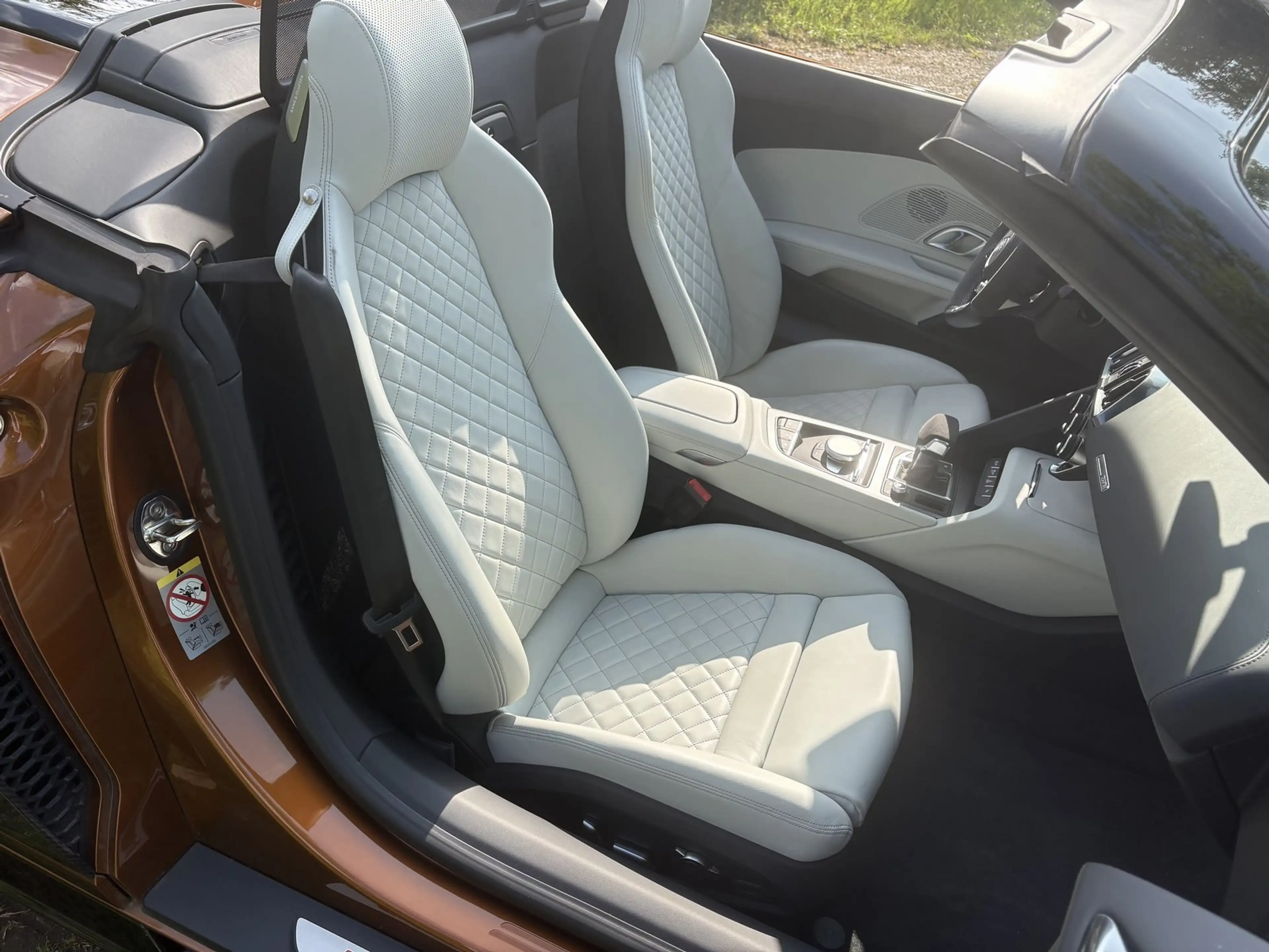 Audi R8 Spyder 5.2 FSI RWD performance B&O Virtual — photo 14
