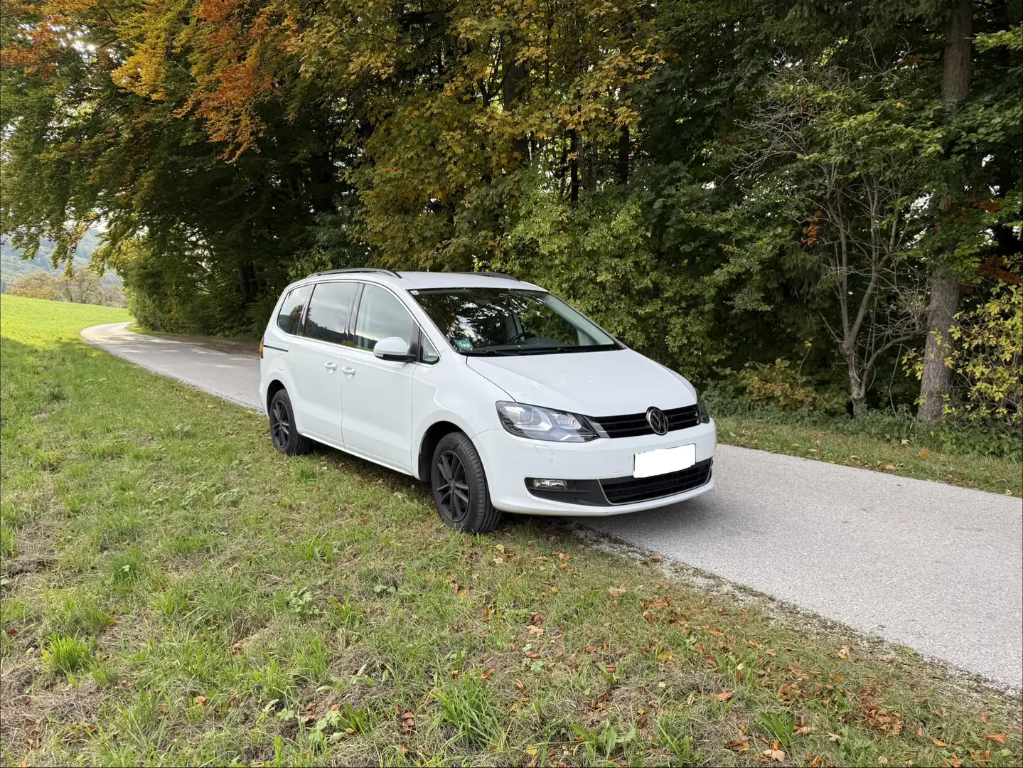Volkswagen Sharan Business 2,0 TDI SCR DSG Weiß - 1